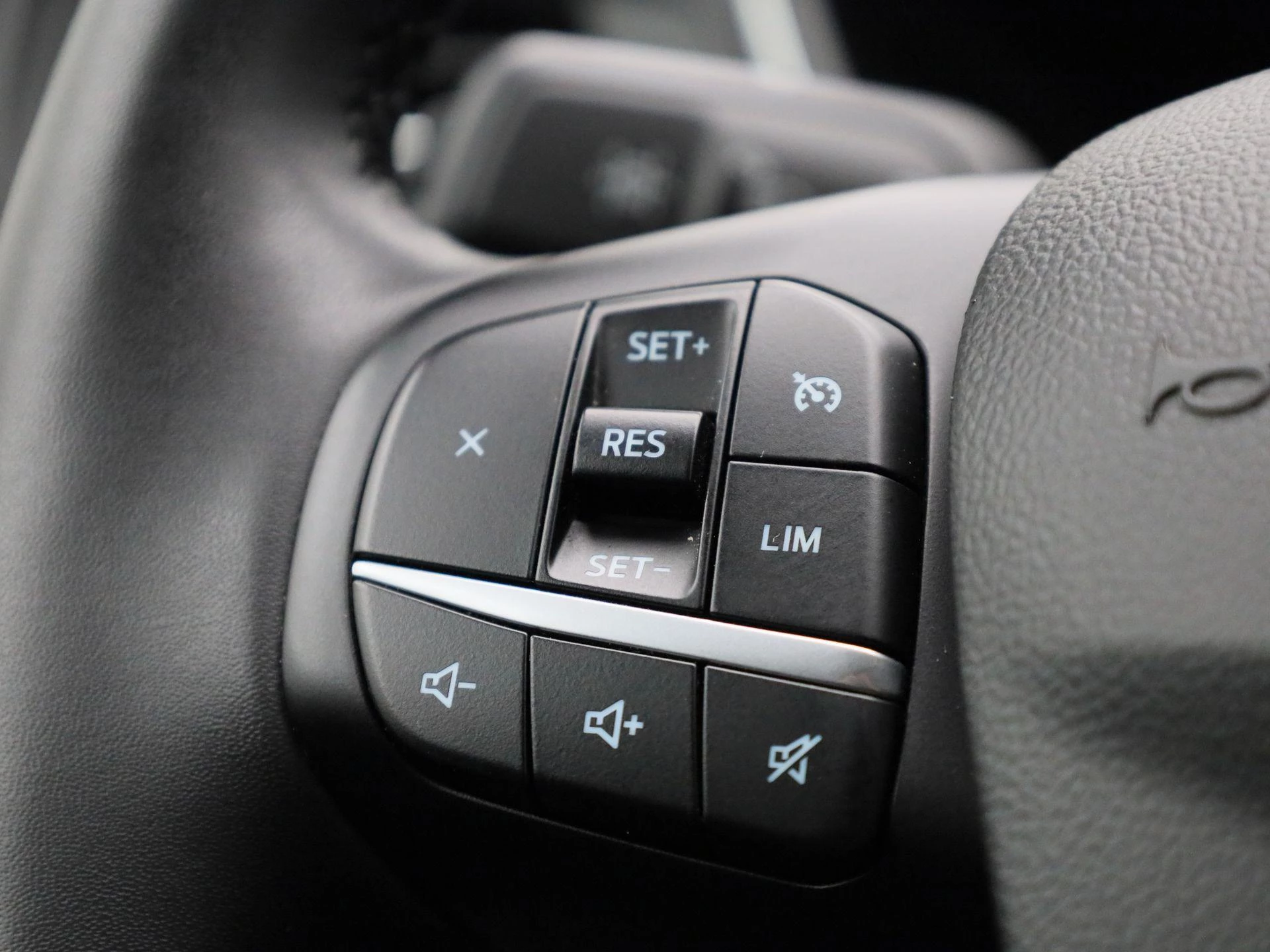 Ford-Kuga-image-18