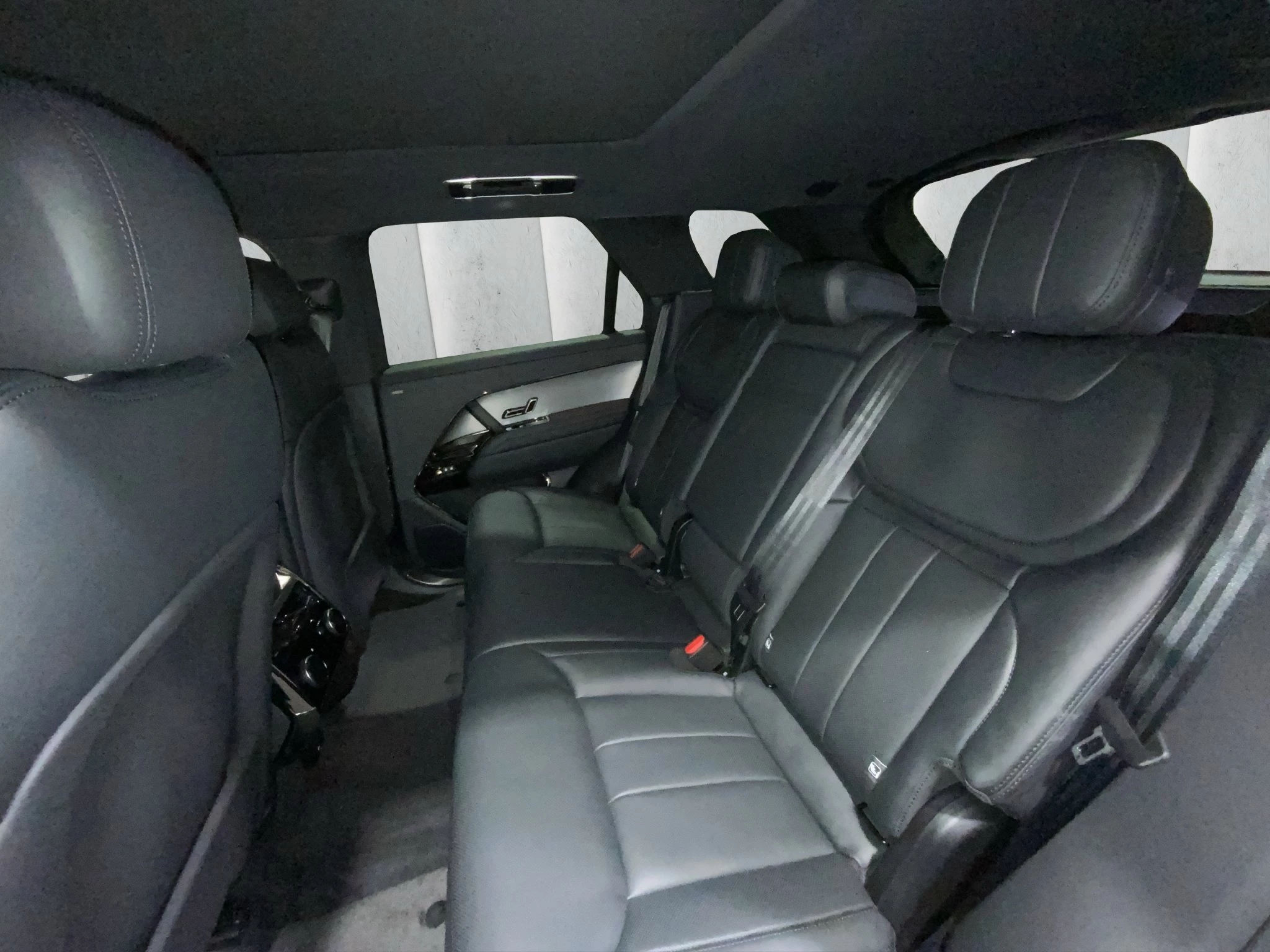 Land Rover Range Rover Sport DYNAMIC HSE 3.0 P460e PHEV AWD Geländewagen. 338 kW. 5-türig