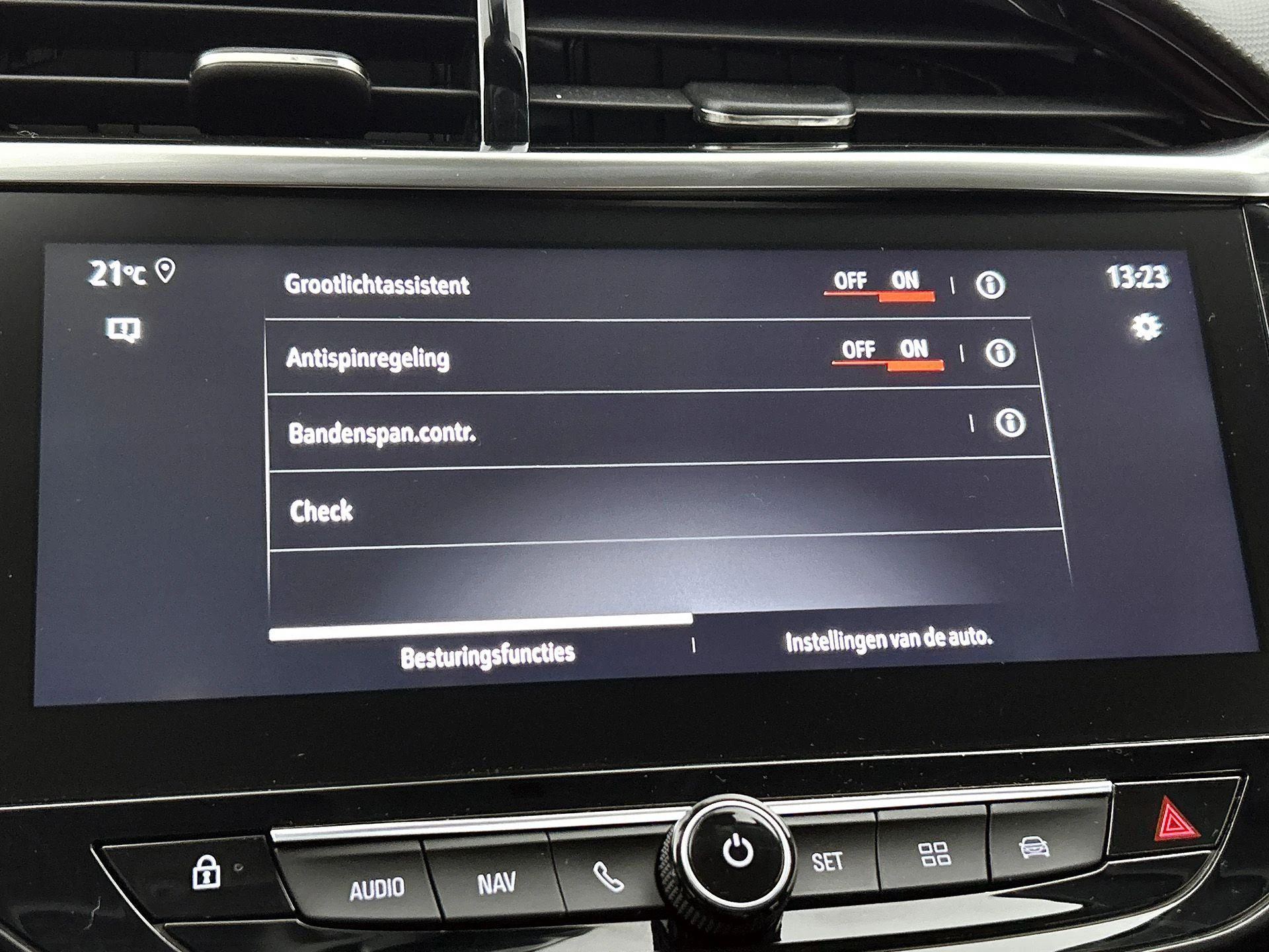 Opel-Corsa-image-9