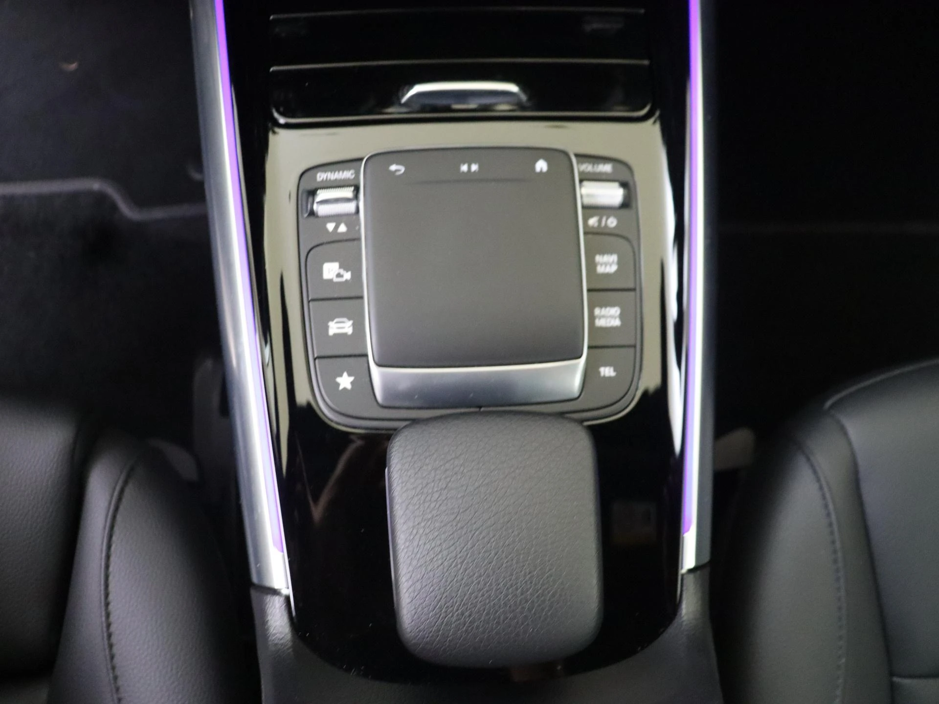 Mercedes-Benz-EQA-image-20