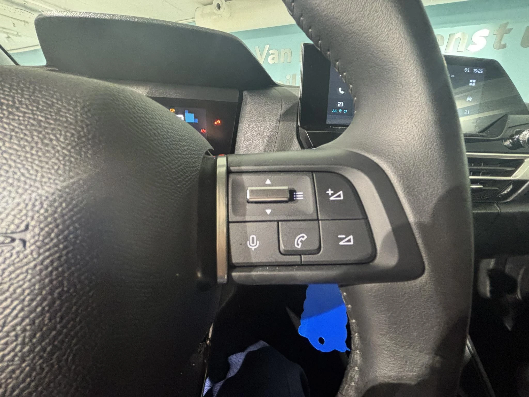 Citroën-C4 X-image-15