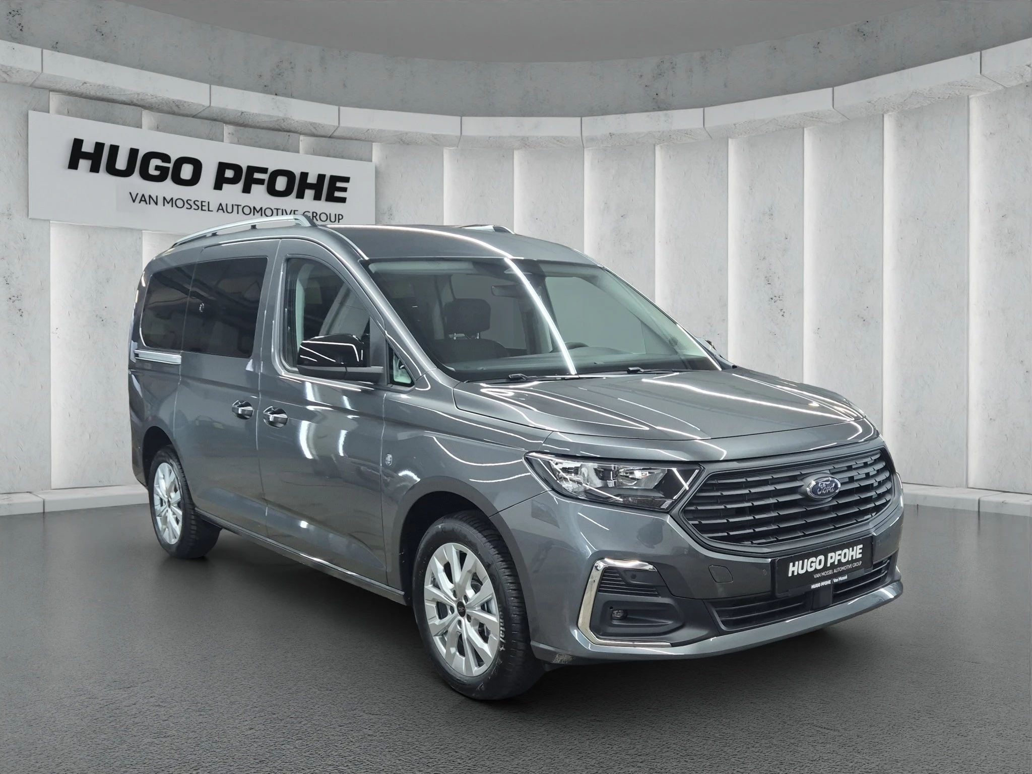 Ford Tourneo Connect Titanium Grand 1.5 l EcoBoost PHEV. 6-Gang-Automatikgetriebe. Frontantrieb