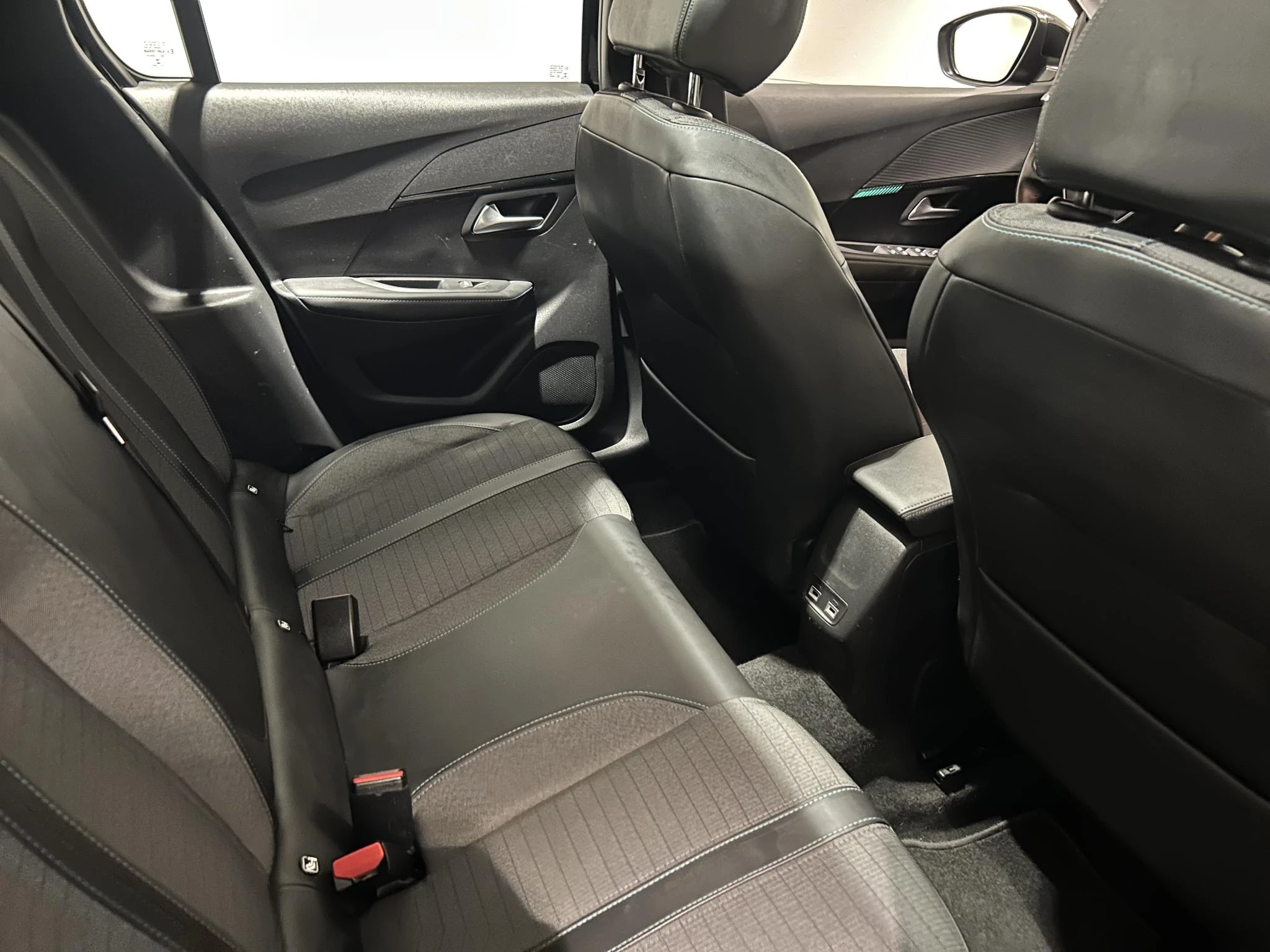 Peugeot-208-image-18