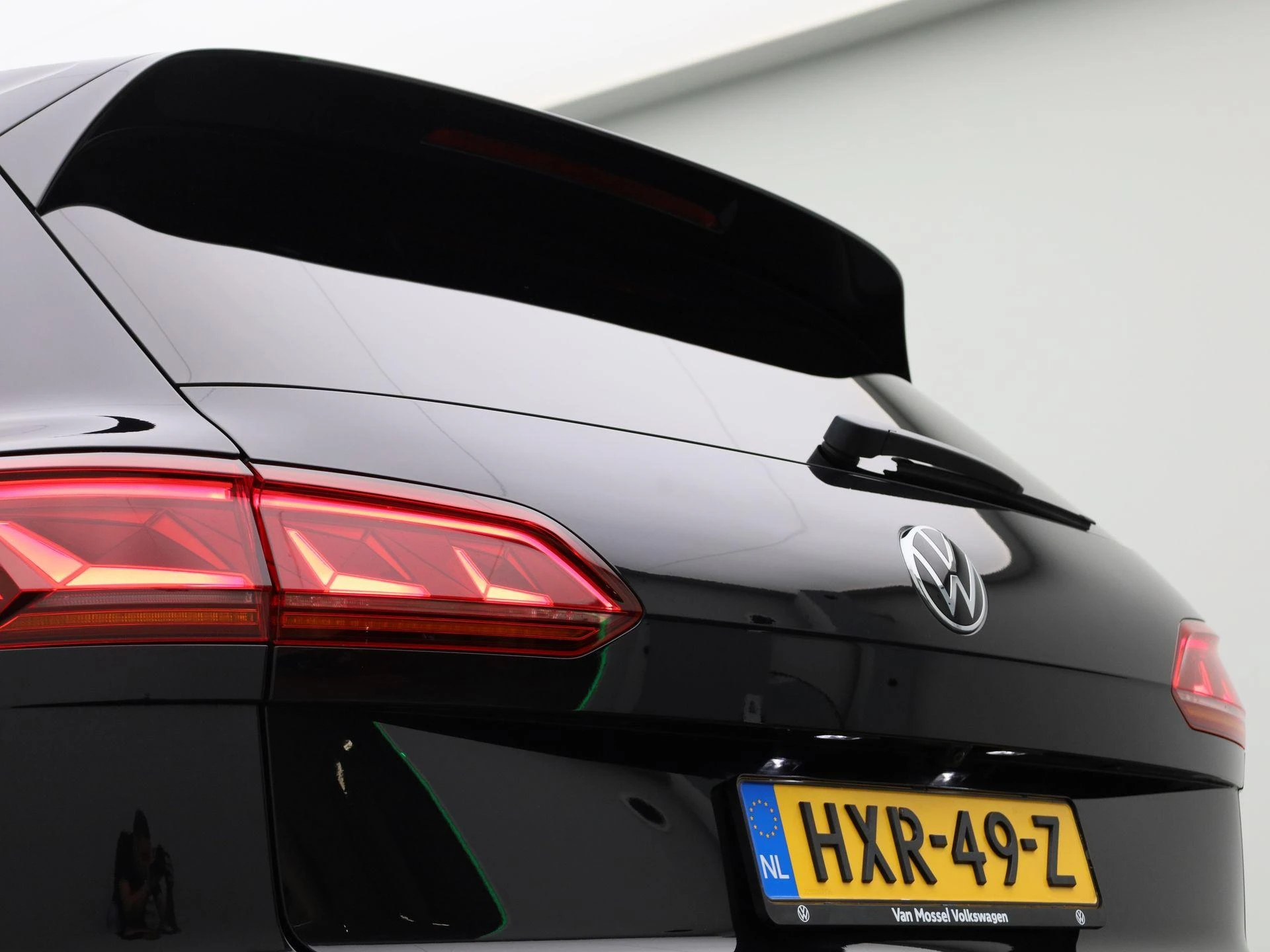 Volkswagen-Touareg-image-53
