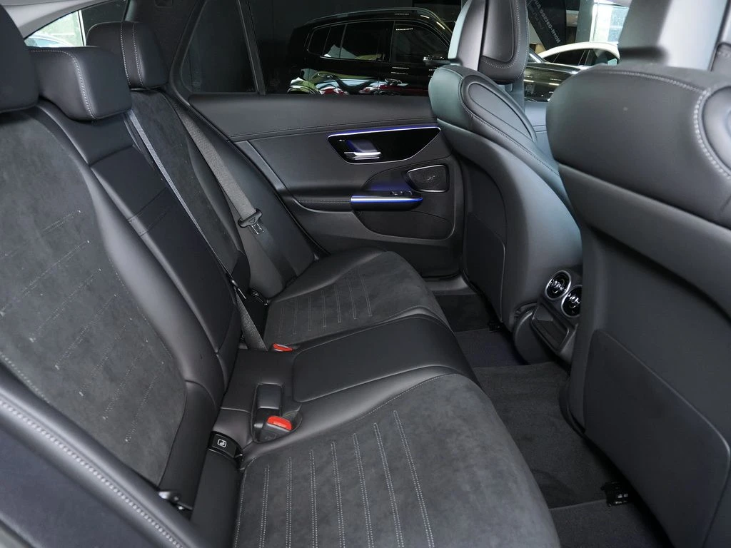 Mercedes-Benz-C-Klasse 200-image-12