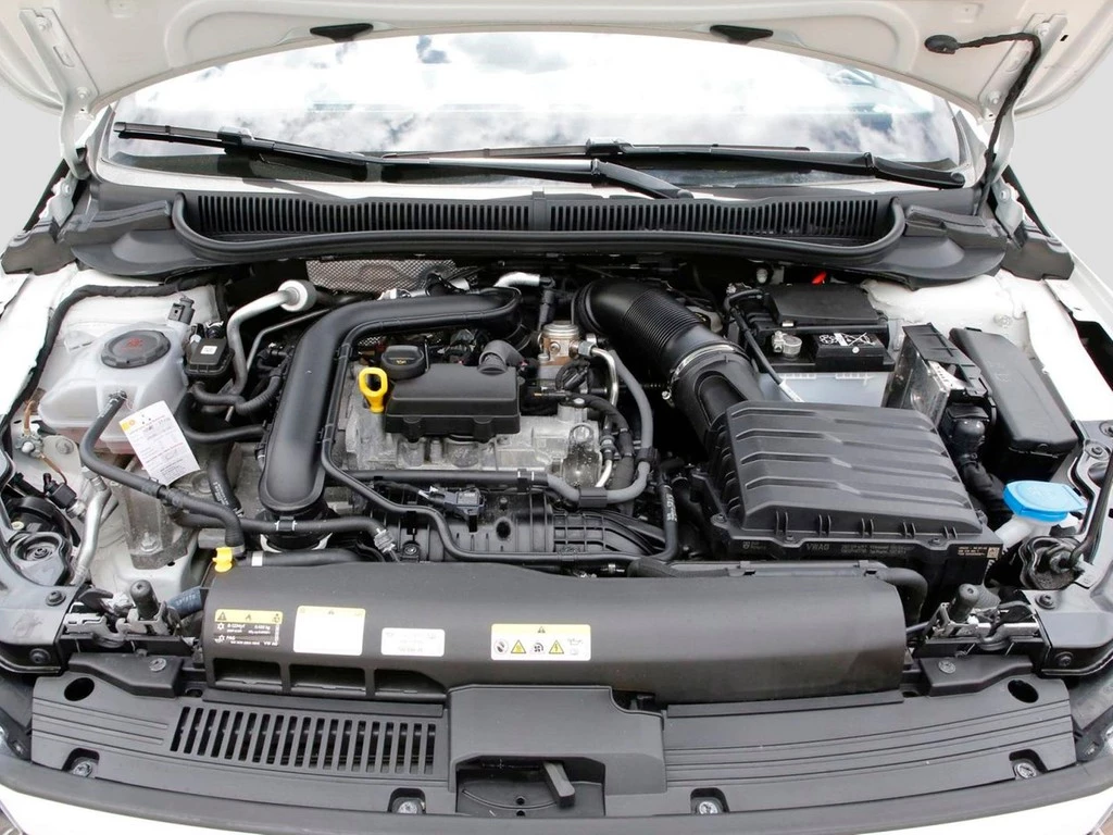 Volkswagen Polo VI 1.0 TSI DSG Goal 15"ACC LED SHZ Navi AHK