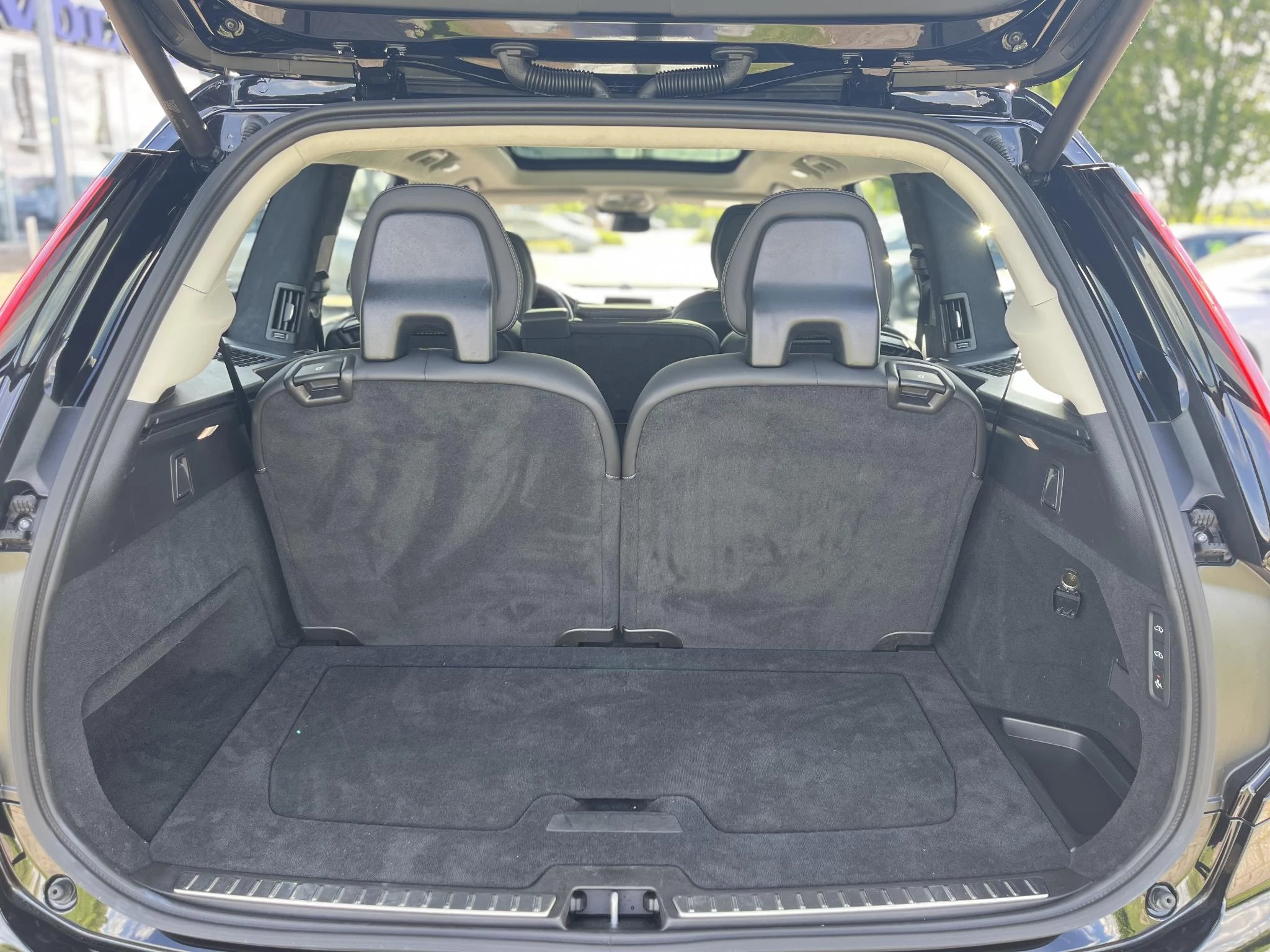 Volvo XC90 T8 Plug-in hybrid AWD Ultra Dark