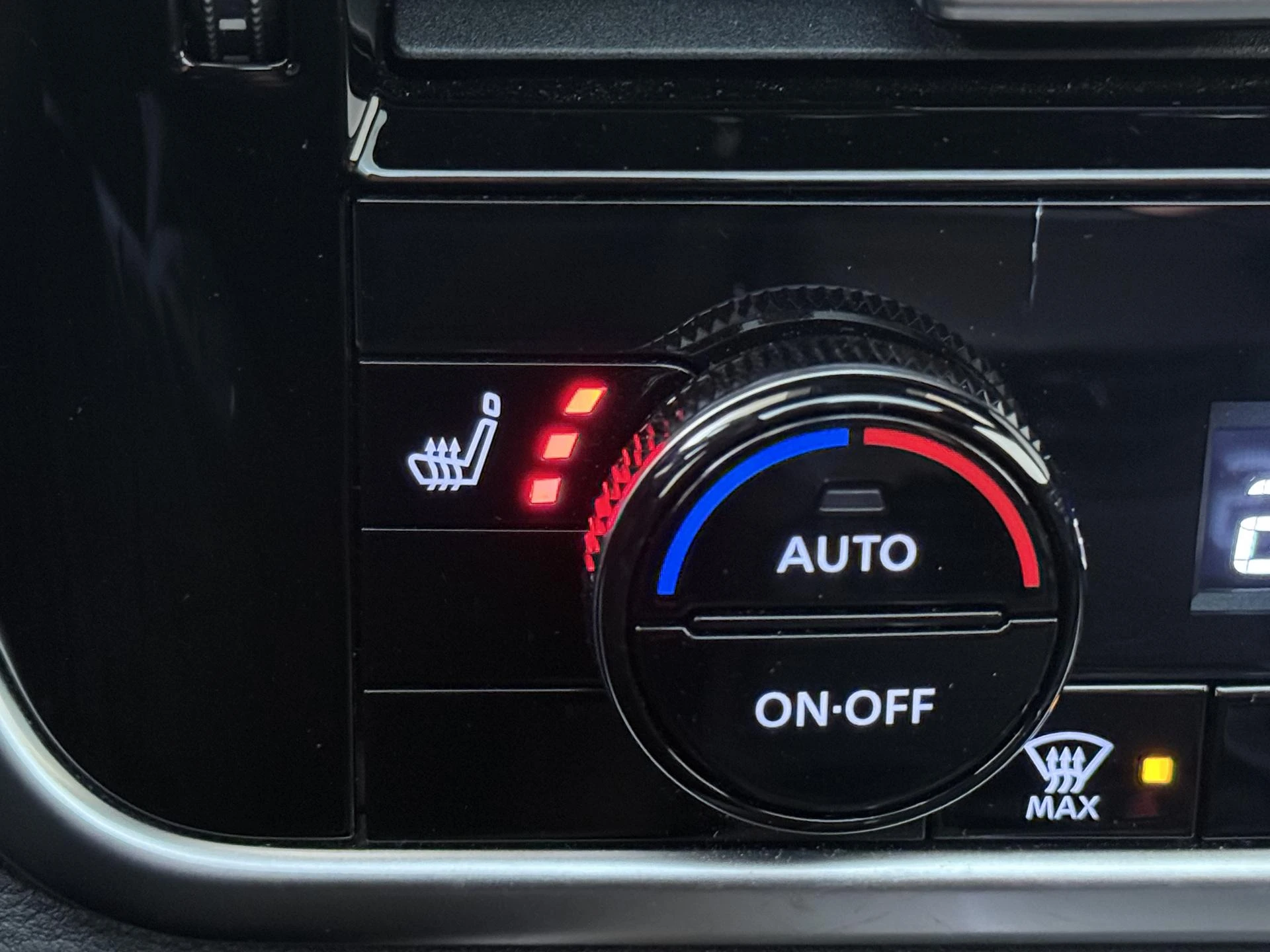 Nissan-QASHQAI-image-27