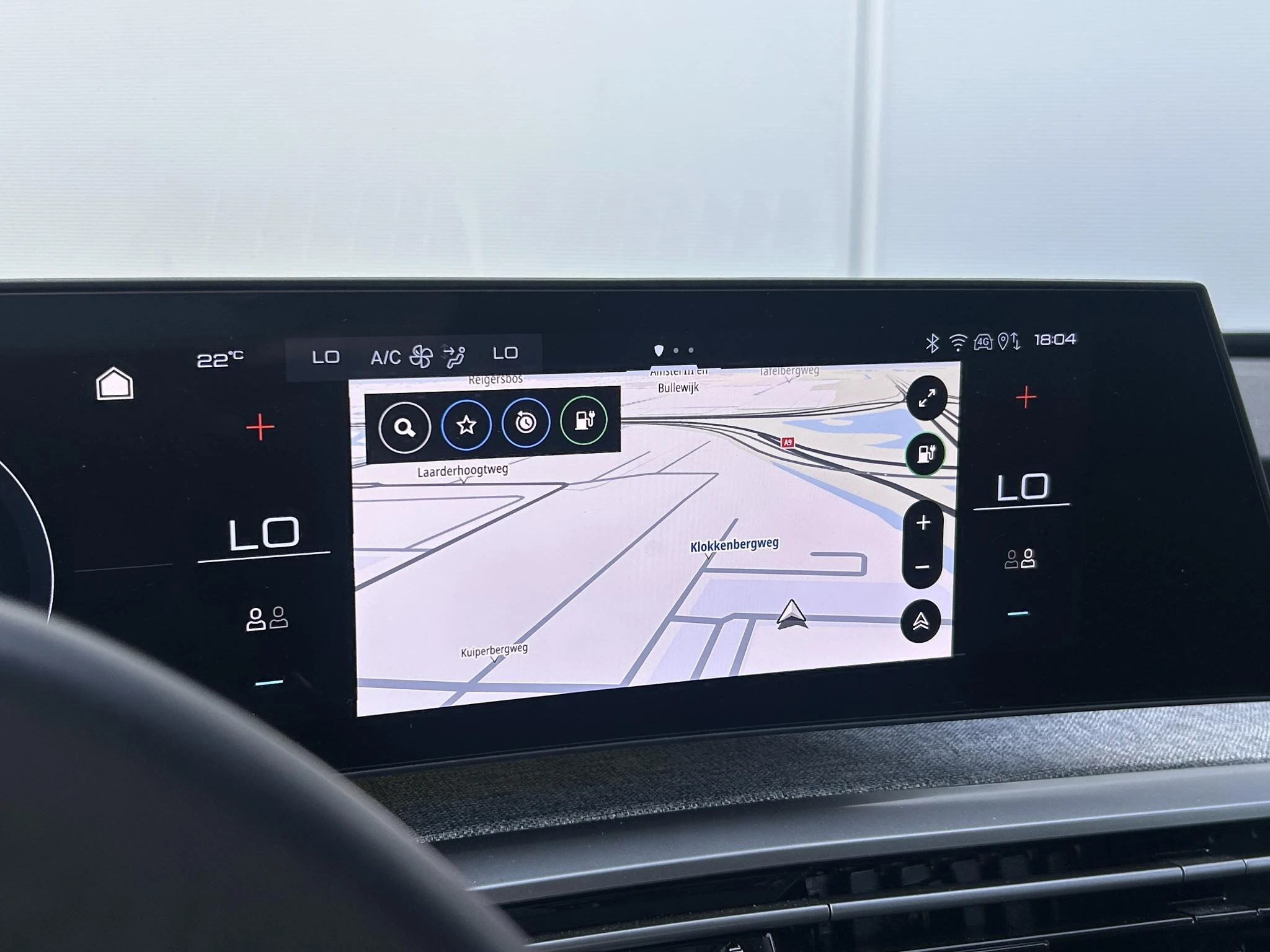 Peugeot-e-3008-image-8
