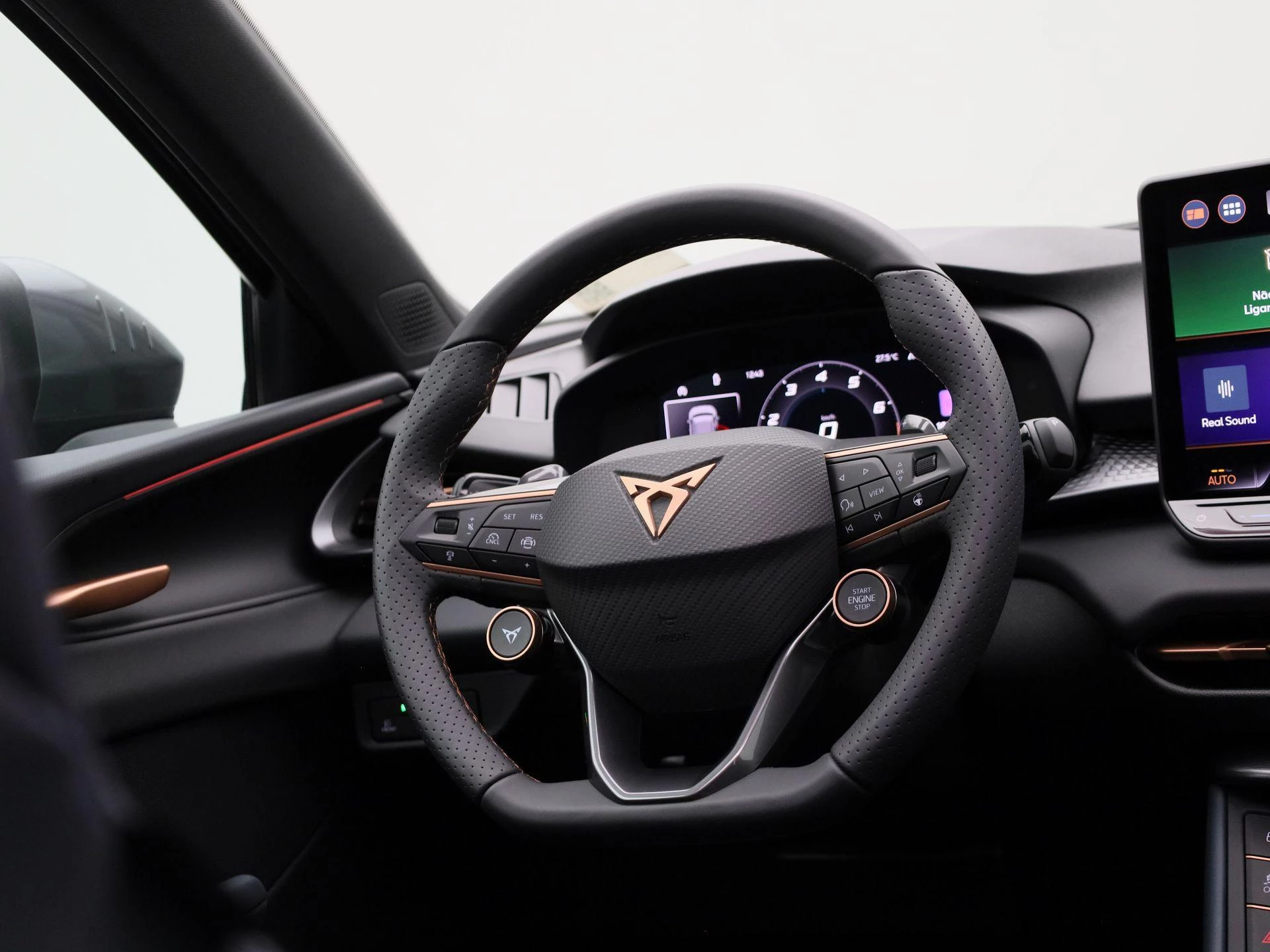 CUPRA Terramar 1.5 TSI e-Hybrid Business