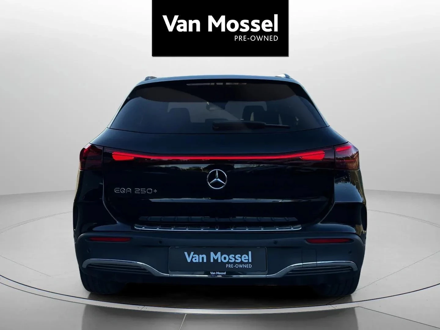 Mercedes-Benz-EQA-image-5