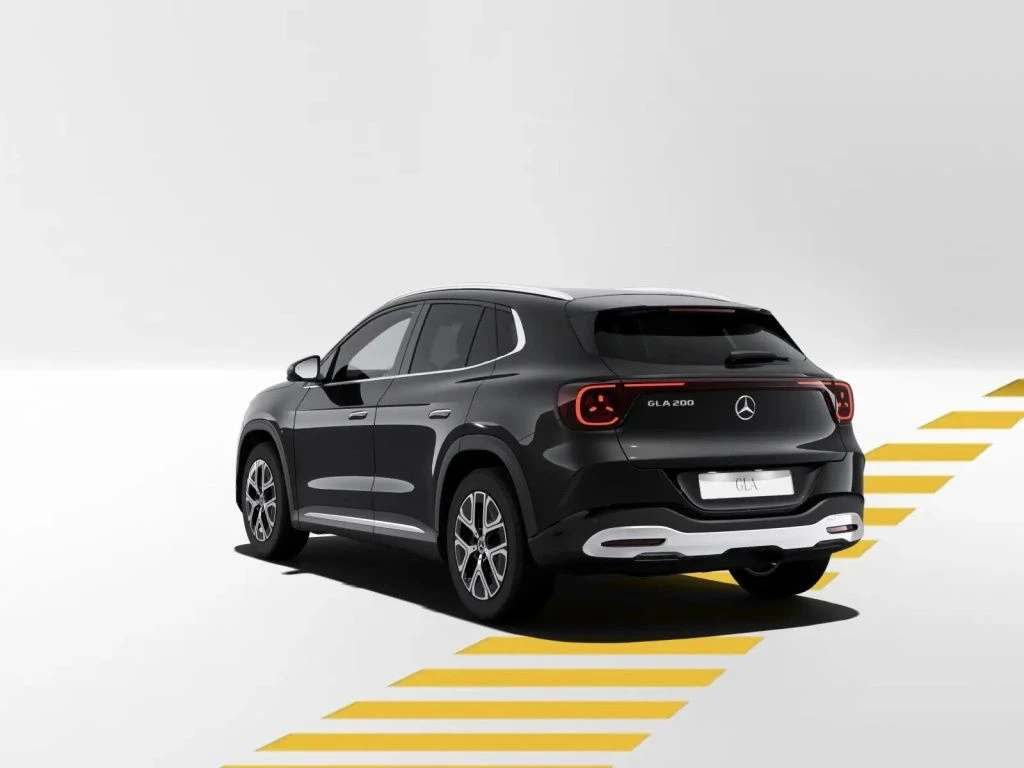 Mercedes-Benz-GLA 200-image-3