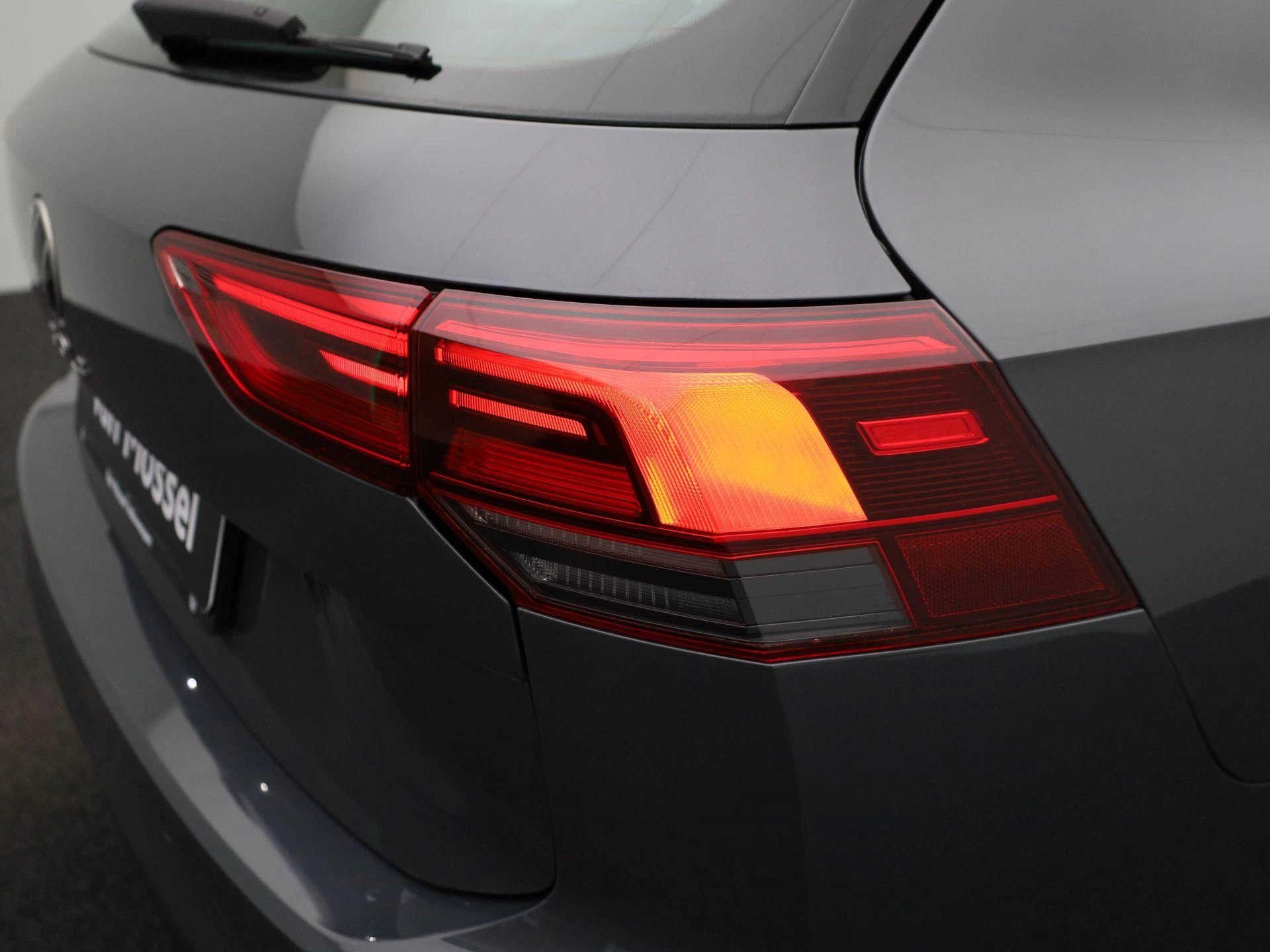 Volkswagen-Golf-image-33
