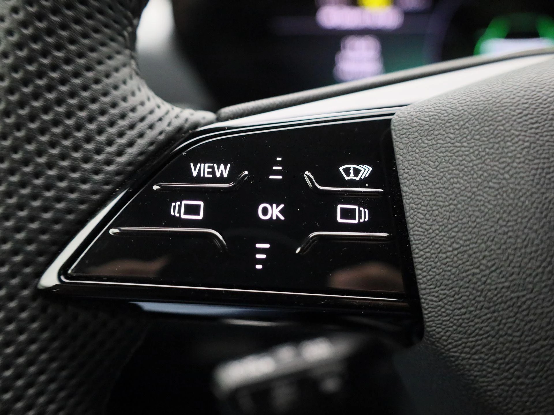 Audi-Q6 e-tron-image-21
