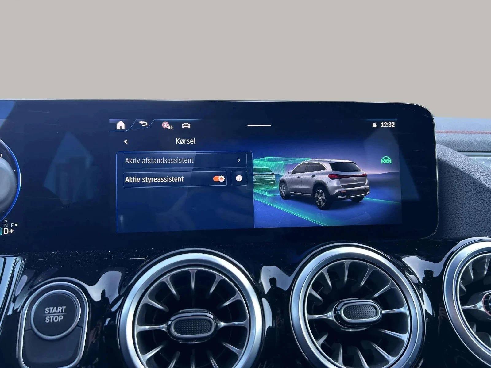 Mercedes-Benz-EQA-image-18