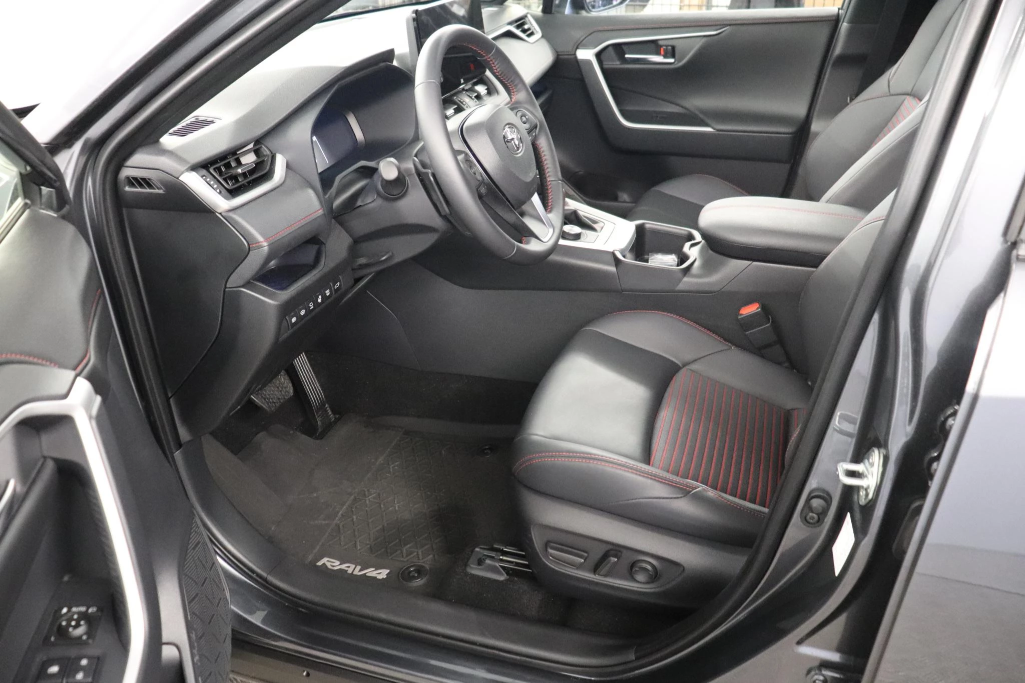 Toyota RAV4 2.5 PHEV AWD e-CVT PREMIUM Plus