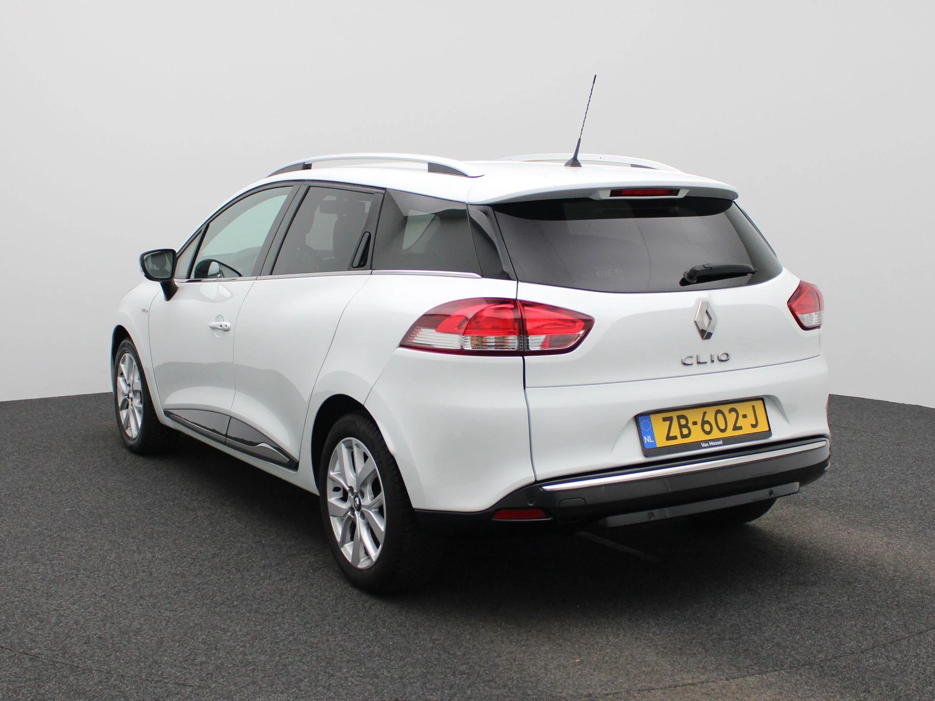 Renault-Clio-image-1