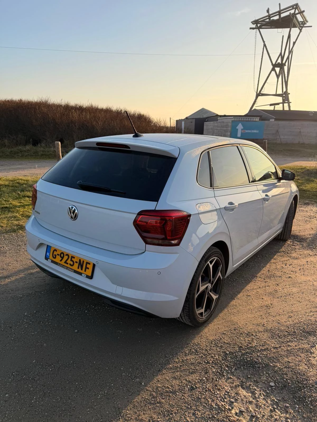 Volkswagen-Polo-image-3