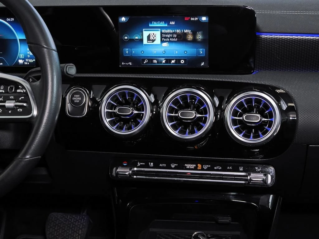 Mercedes-Benz-CLA 250 e-image-12