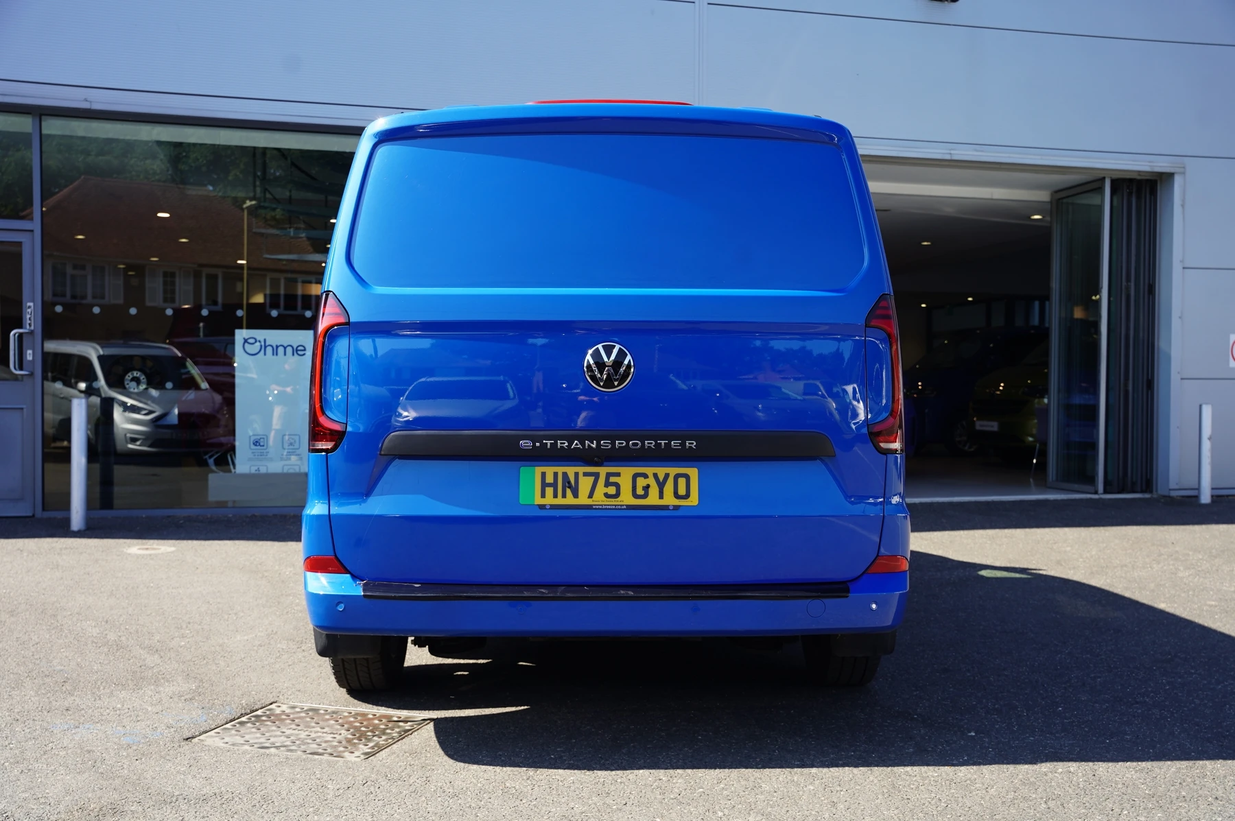 Volkswagen-Transporter-image-11
