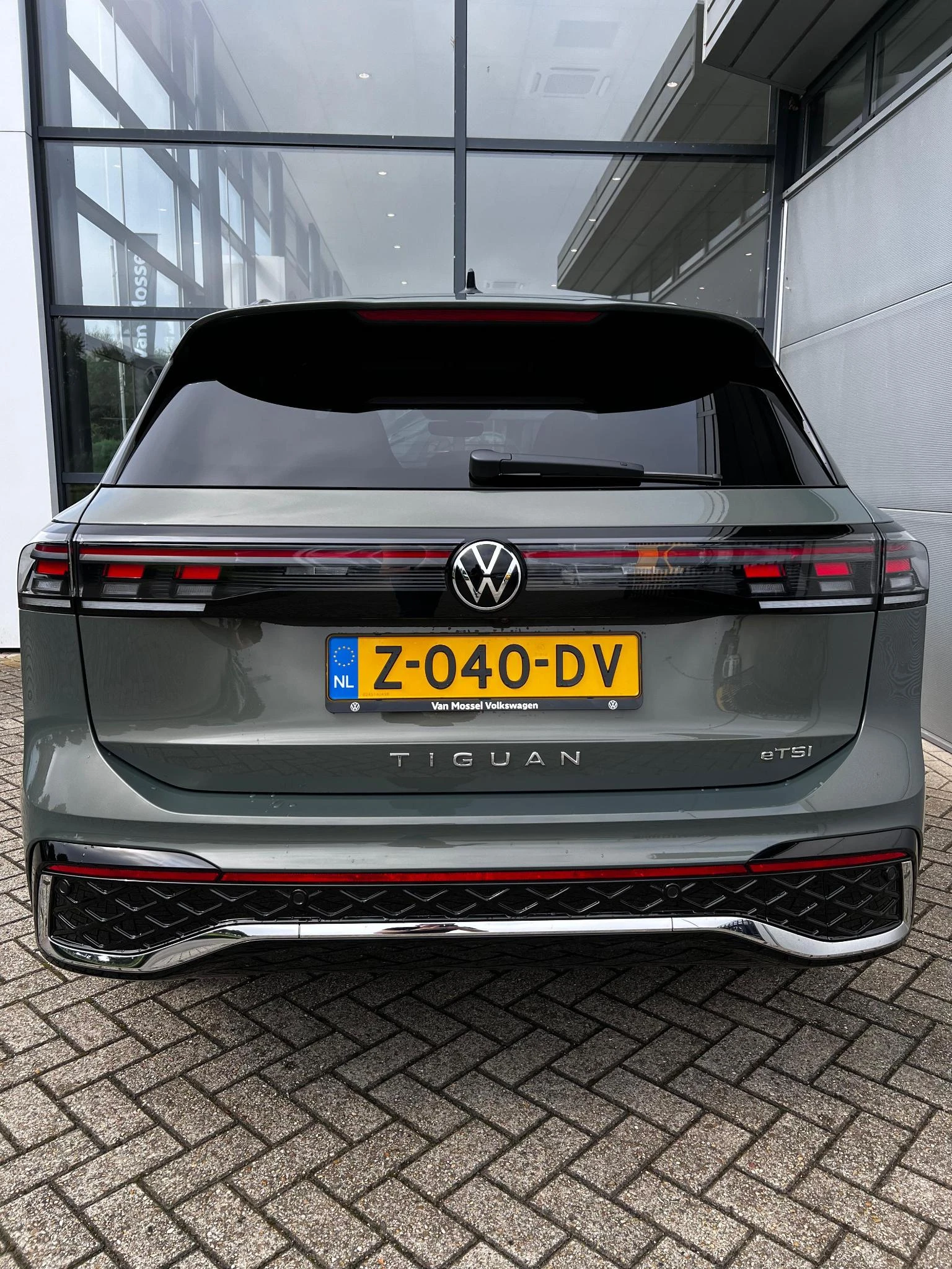 Volkswagen-Tiguan-image-2