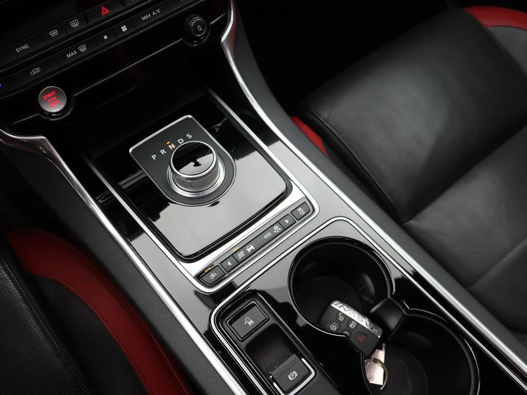 Jaguar XE XE-S 3.0 V6 Compresseur SUPERCHARGED *LEDER*BLACK PACK*NAVI*BLTH*CRUISE*CAMERA*...