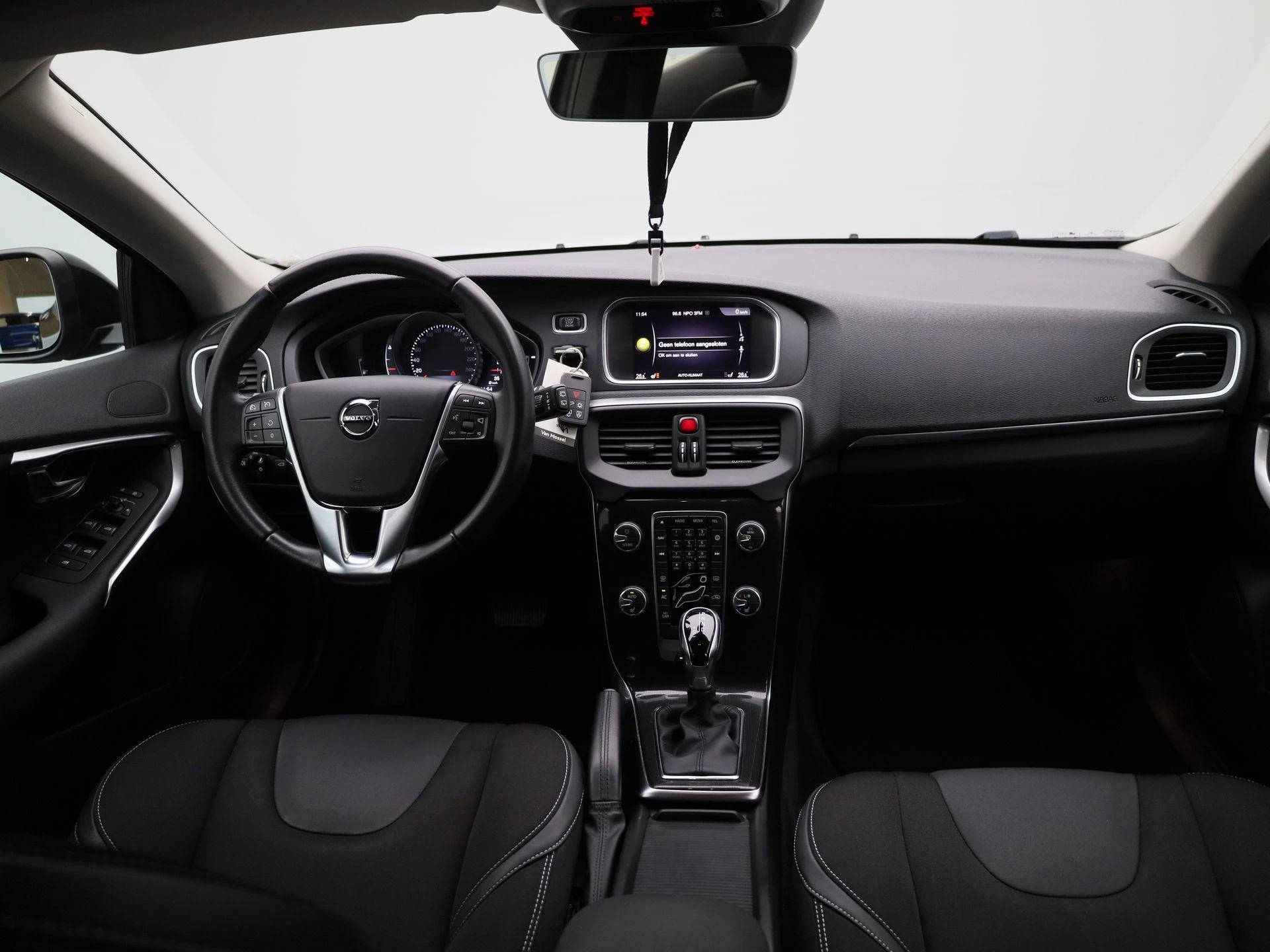 Volvo-V40-image-34