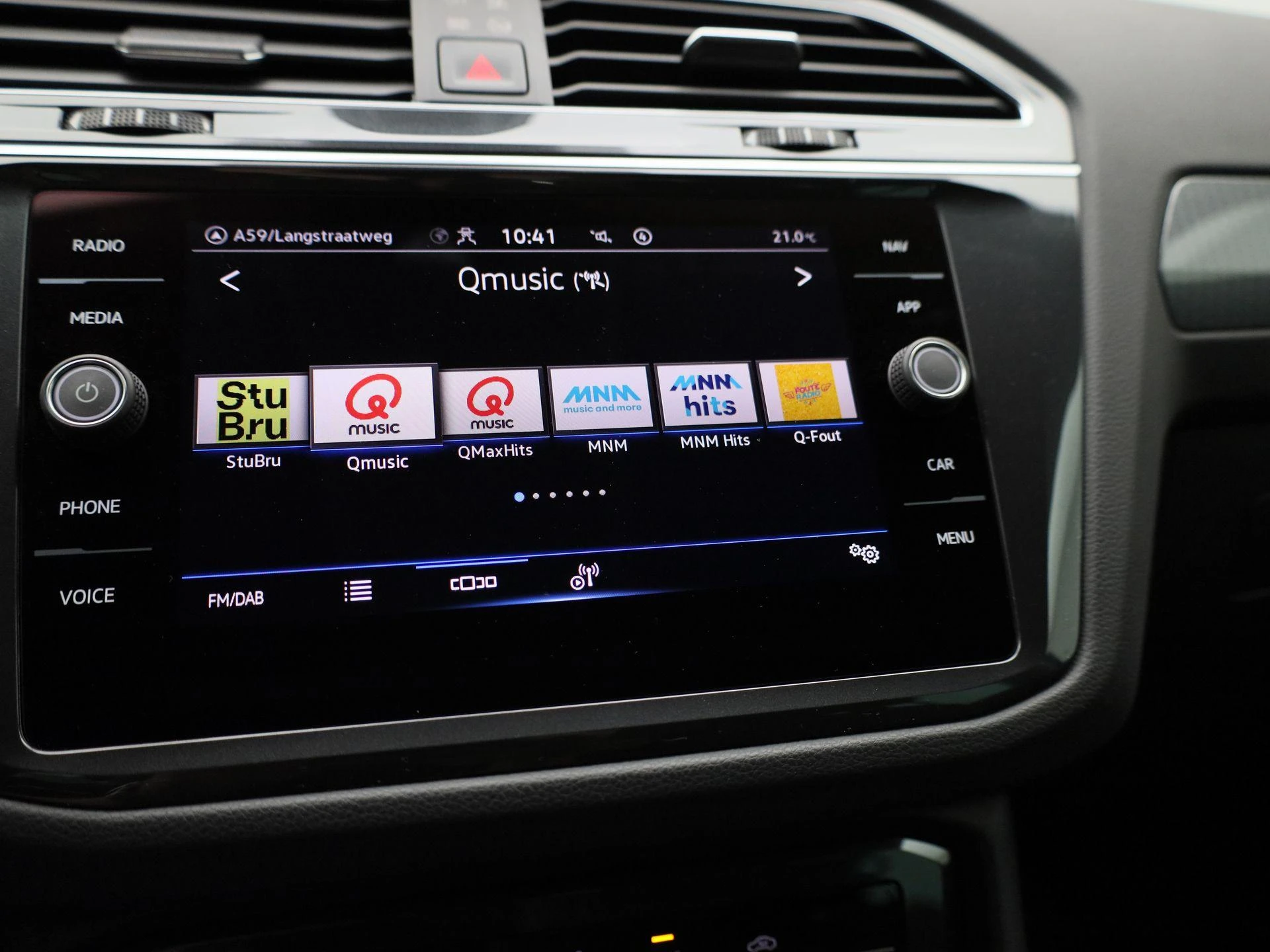 Volkswagen-Tiguan-image-14
