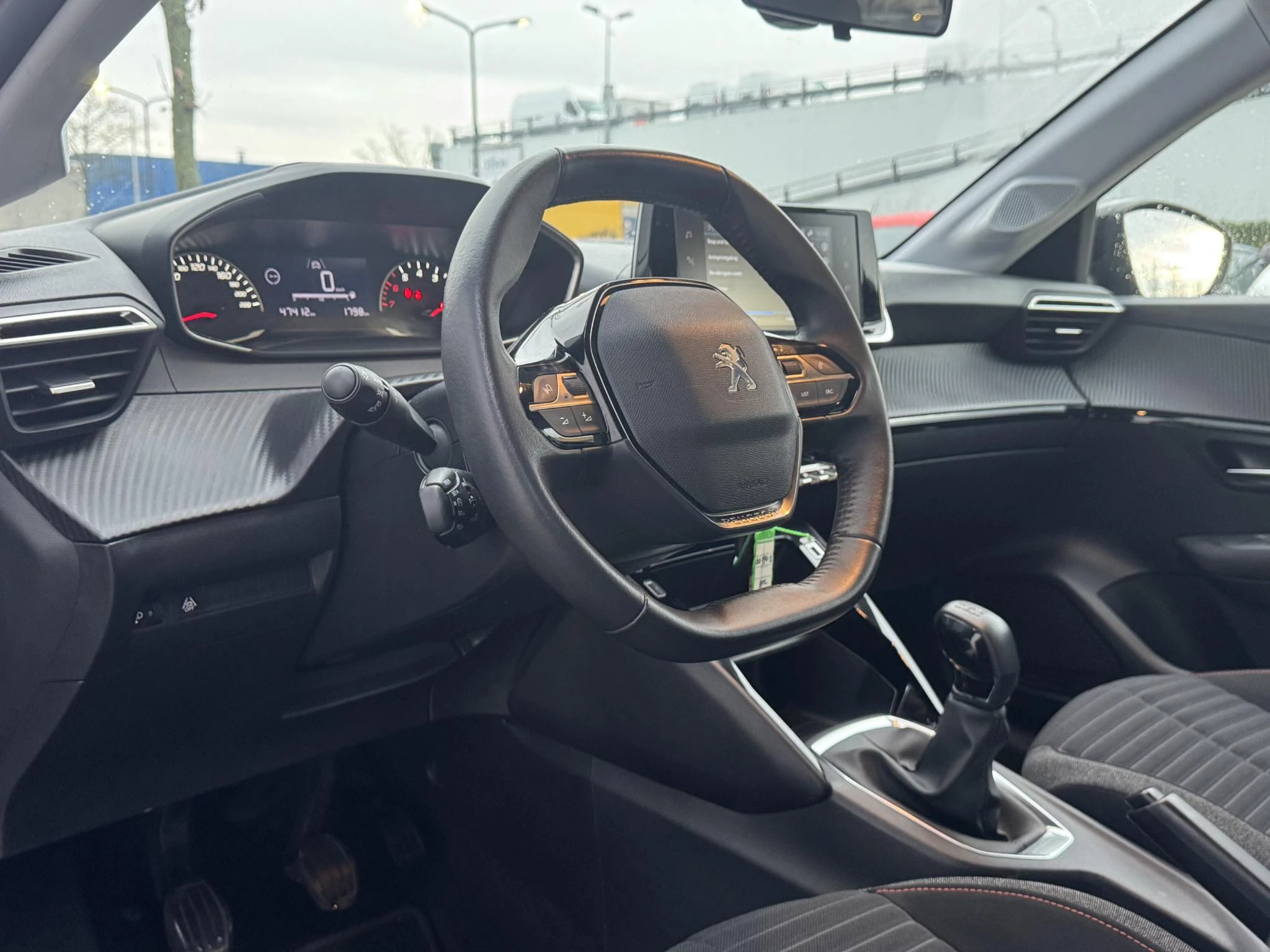 Peugeot-208-image-11