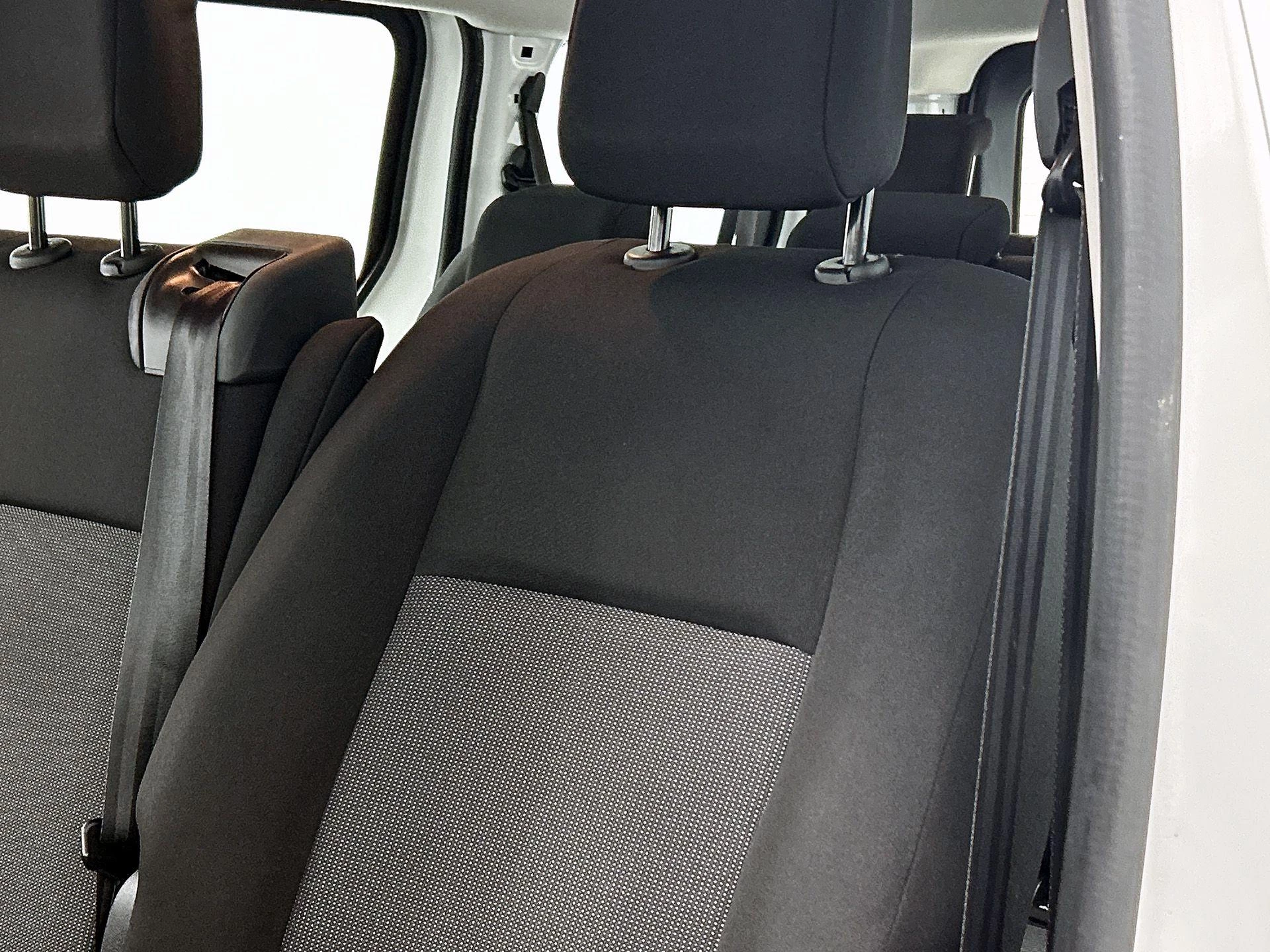 Opel-Vivaro-e-image-13