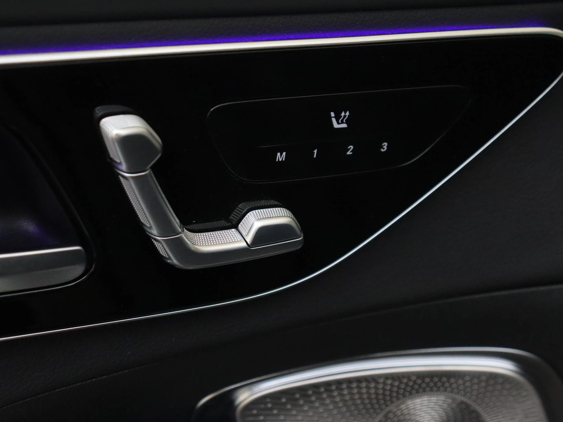 Mercedes-Benz-C-Klasse-image-23