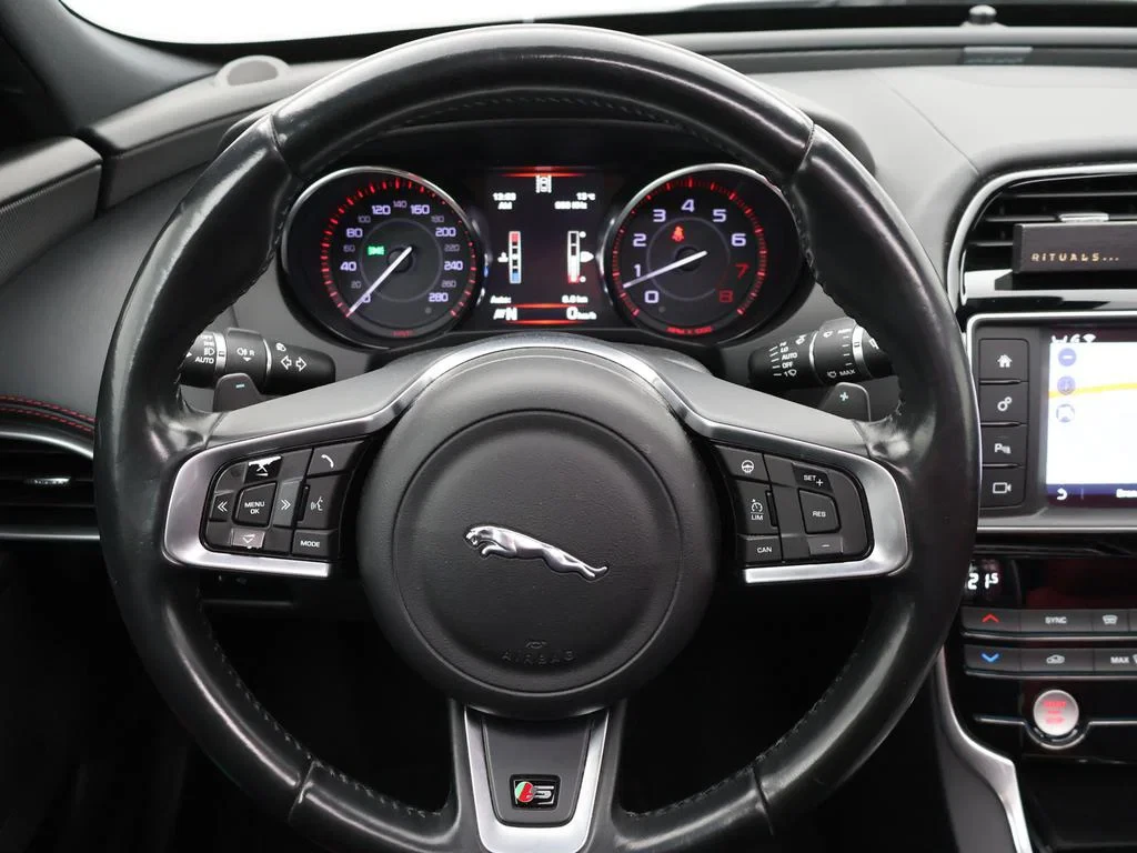 Jaguar-XE-image-20