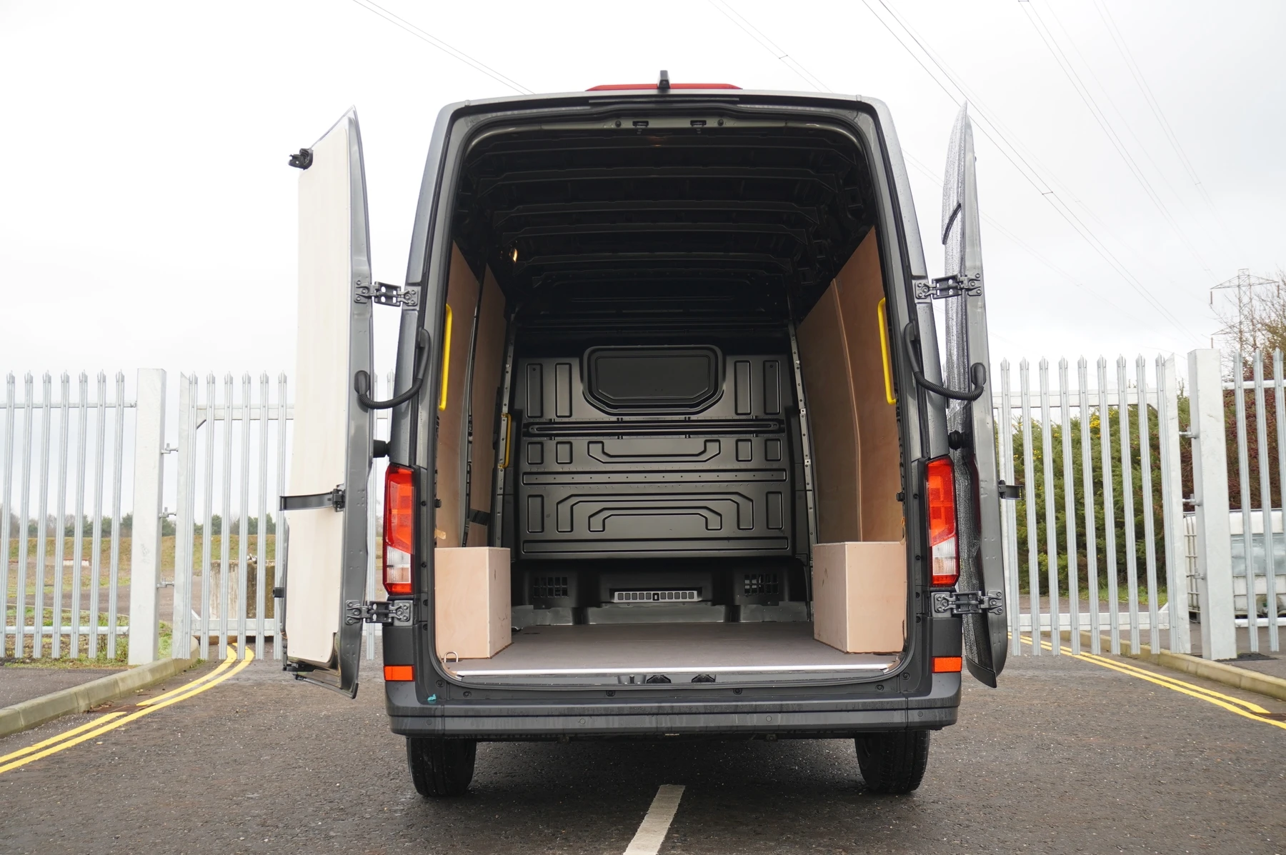 Volkswagen-Crafter-image-11