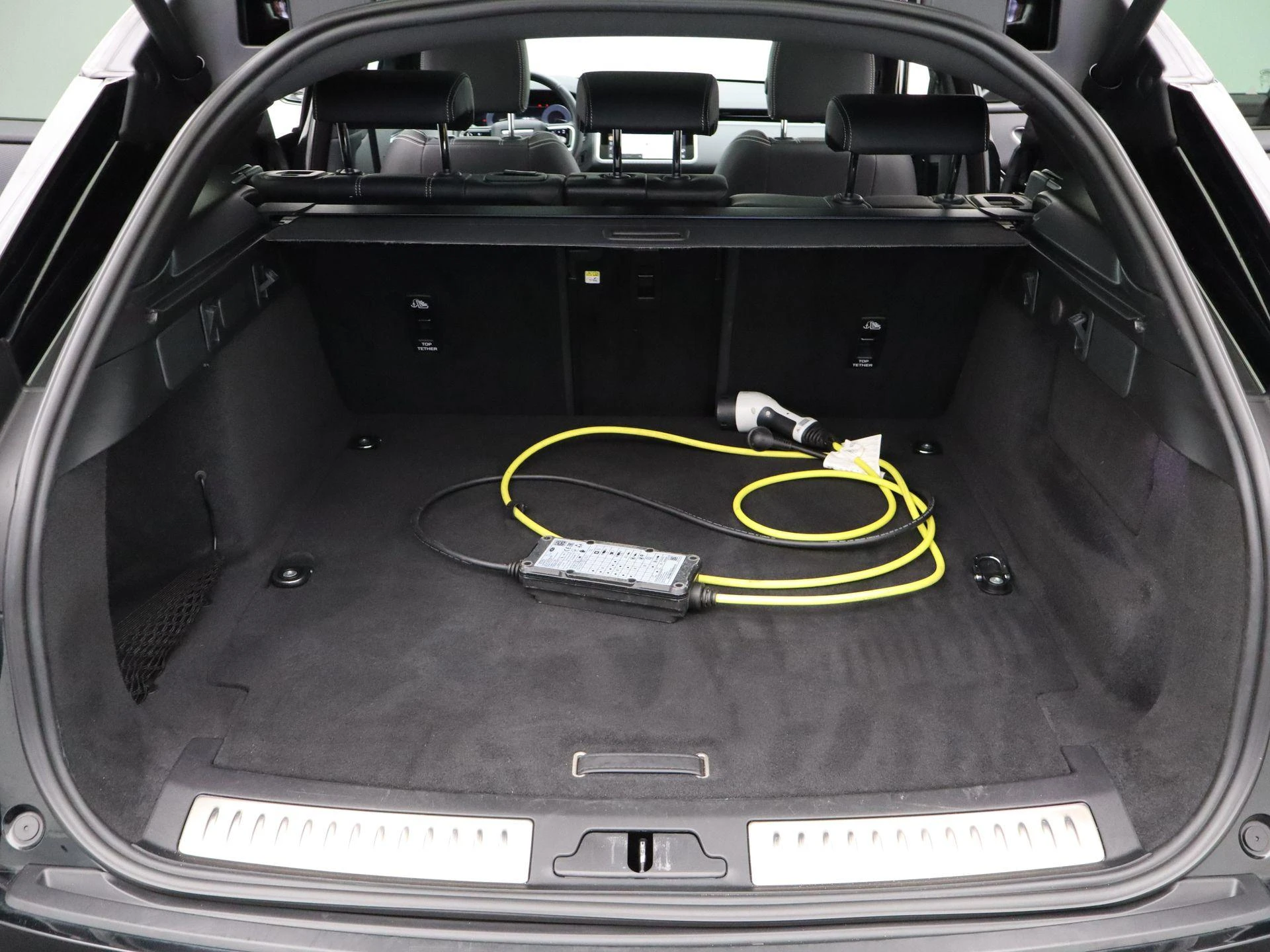 Land Rover-Range Rover Velar-image-30
