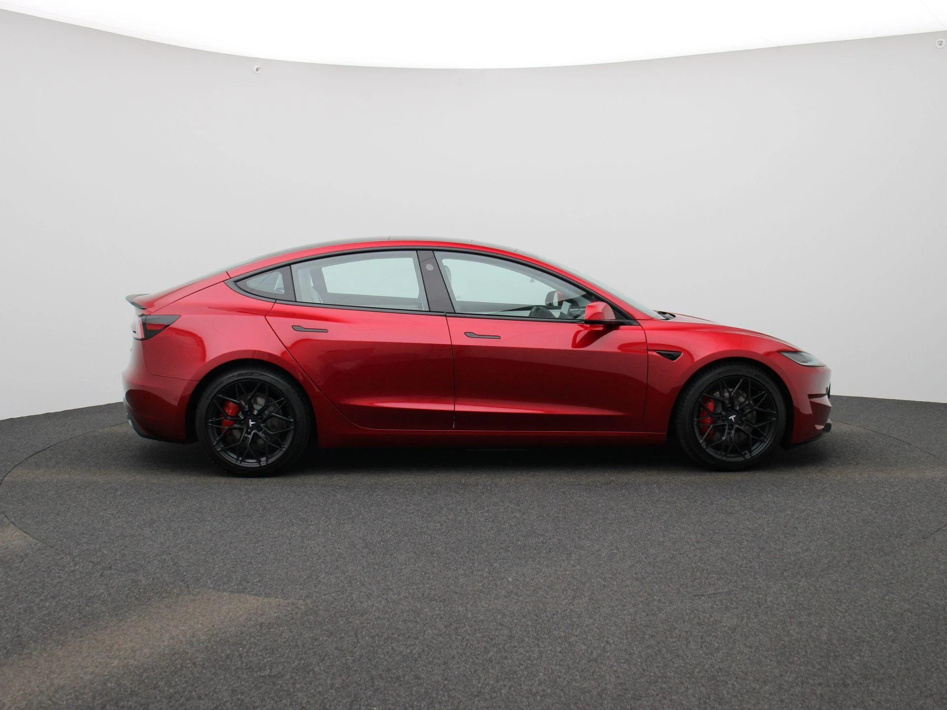 Tesla-Model 3-image-5