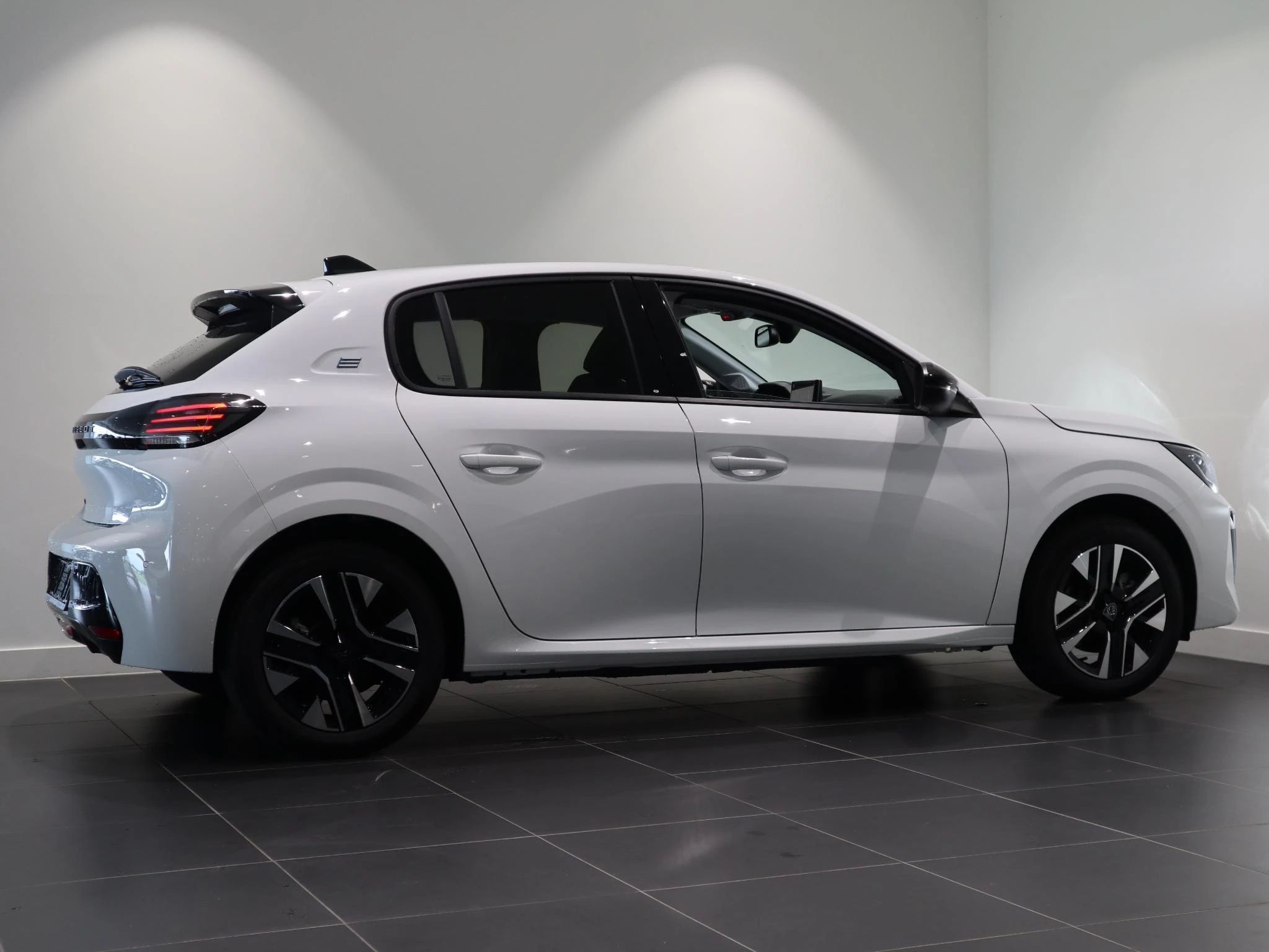 Peugeot-208-image-6