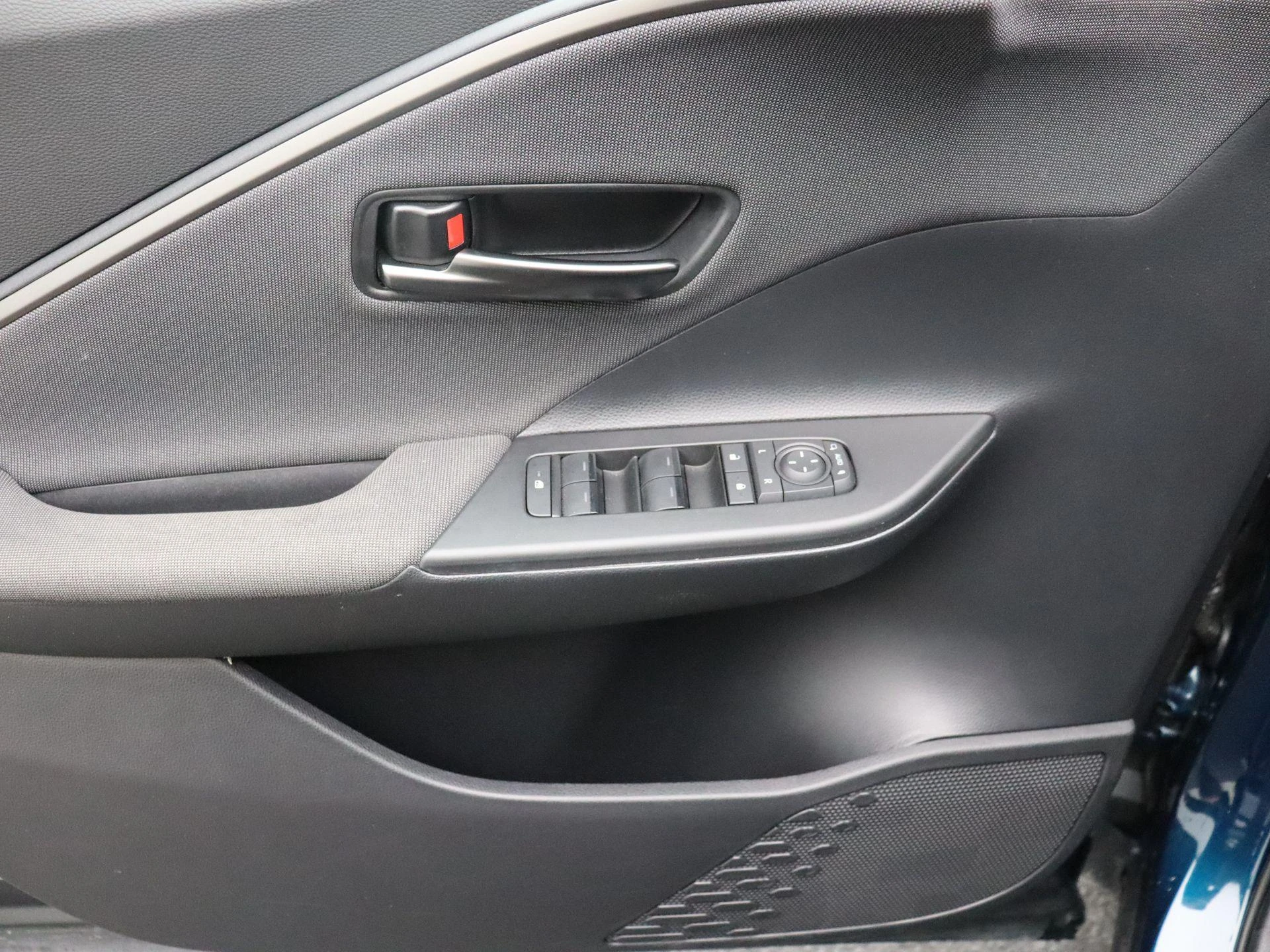 Toyota-C-HR-image-7