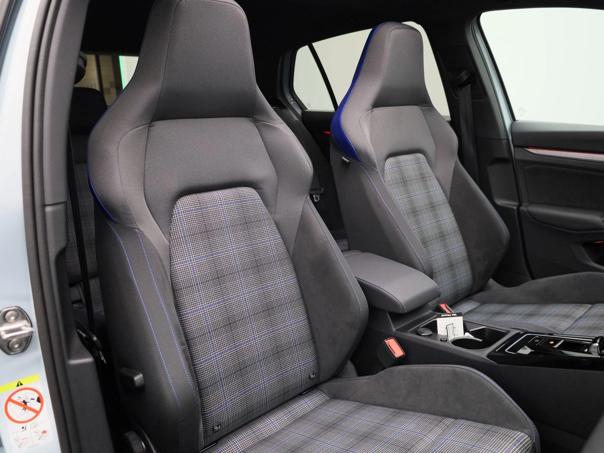 Volkswagen-Golf-image-37