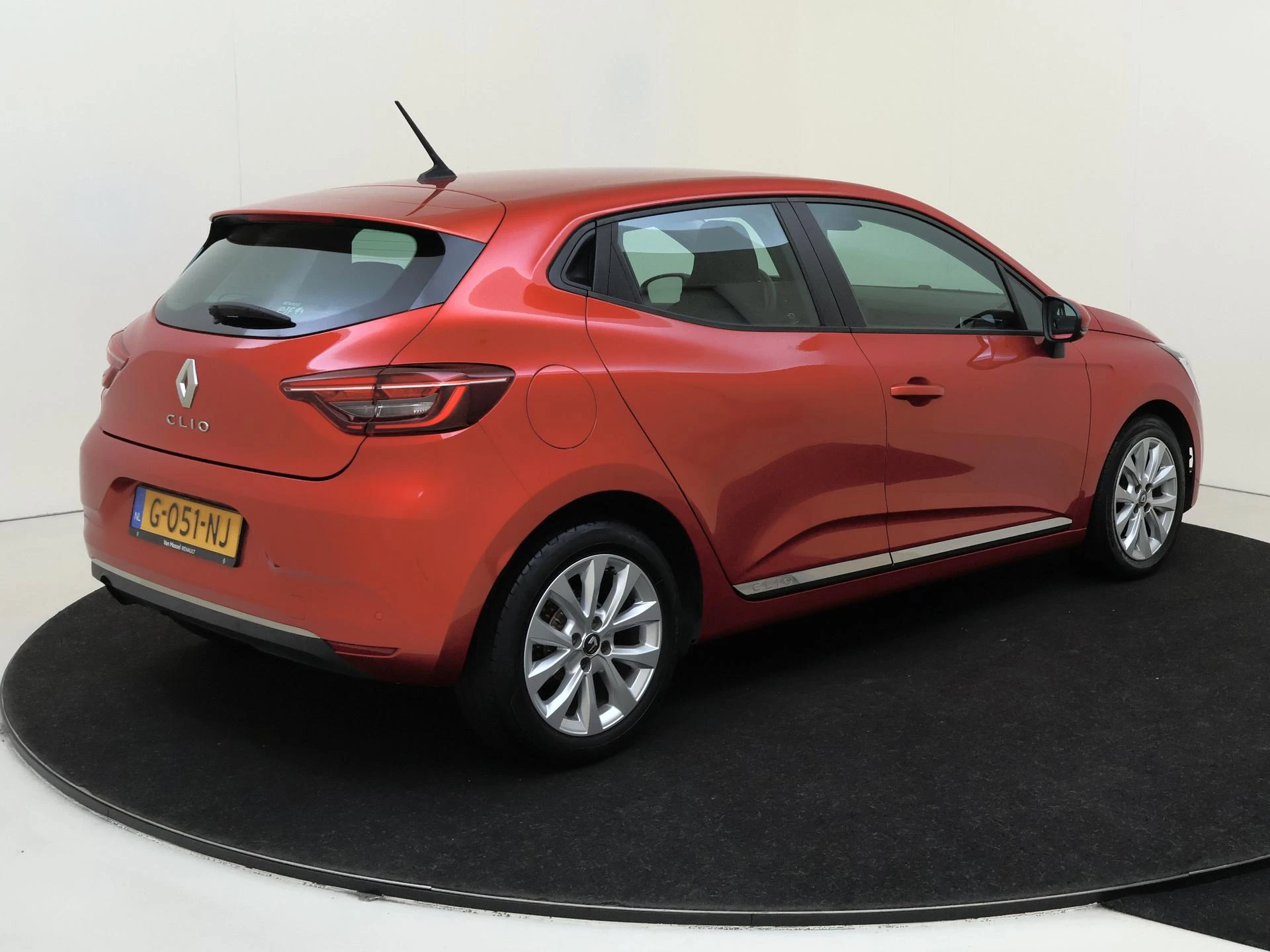 Renault-Clio-image-3