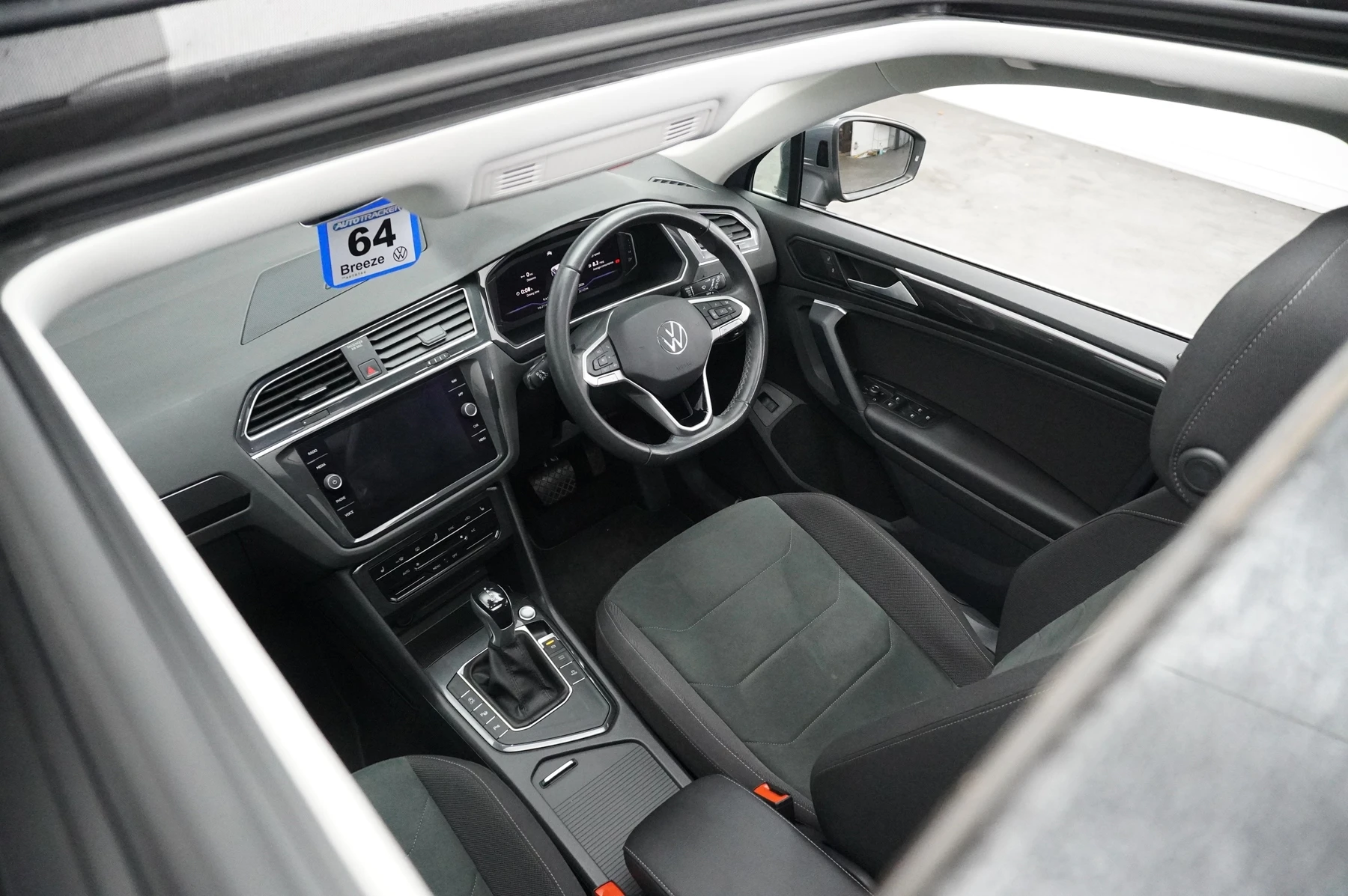 Volkswagen-Tiguan-image-8