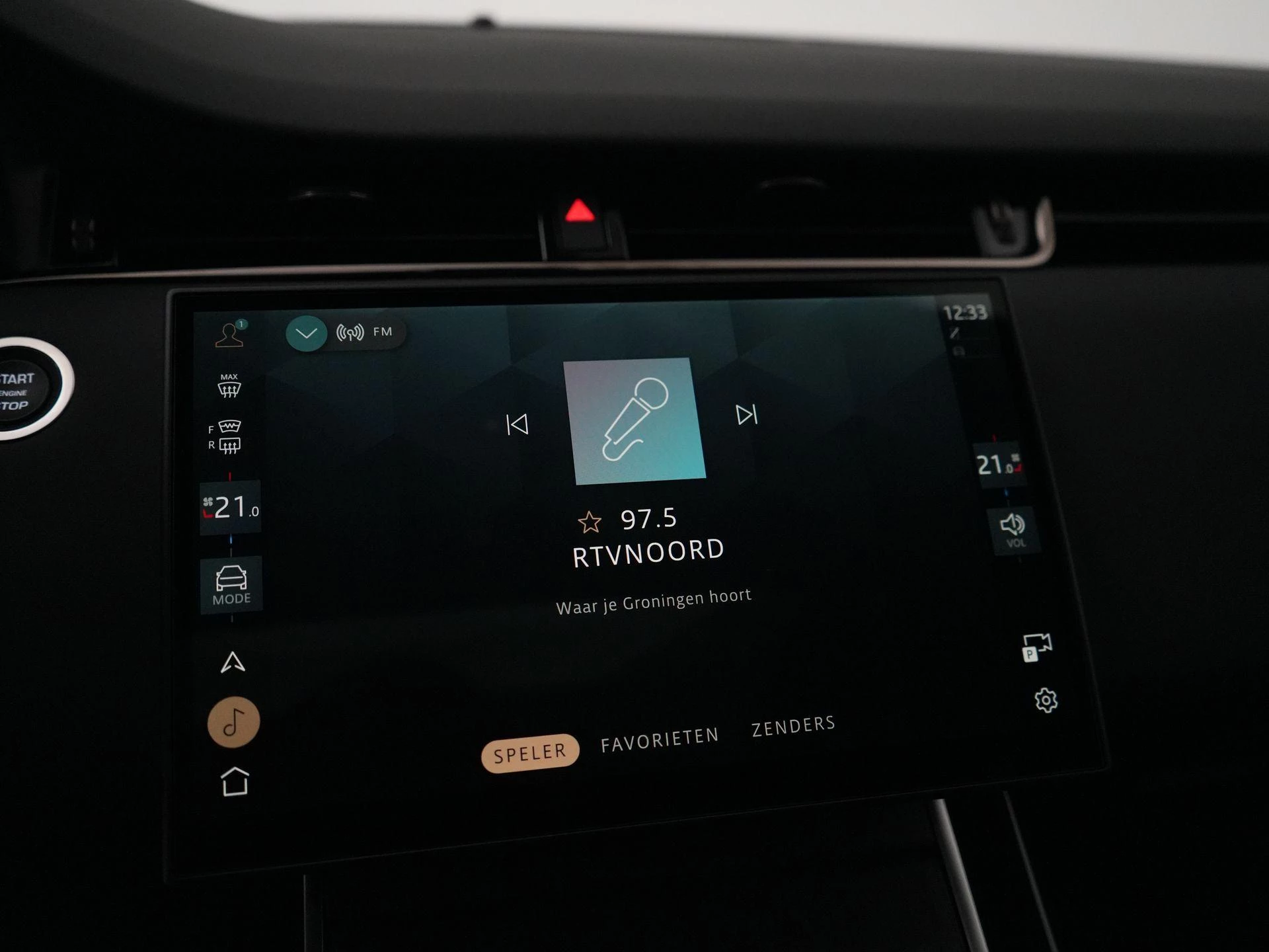 Land Rover-Range Rover Evoque-image-23