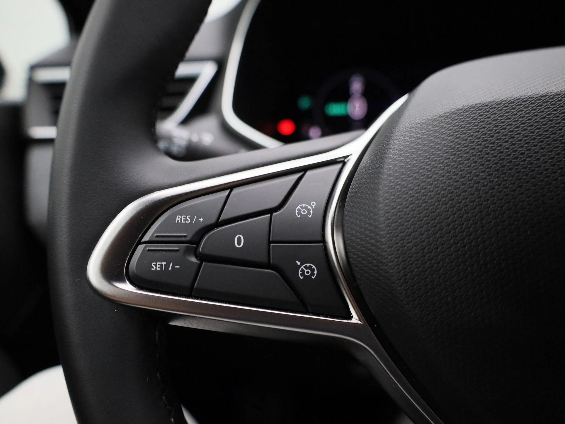 Renault-Clio-image-17