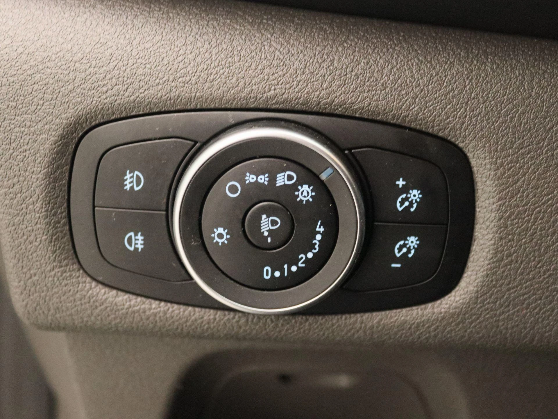 Ford-Transit Custom-image-17