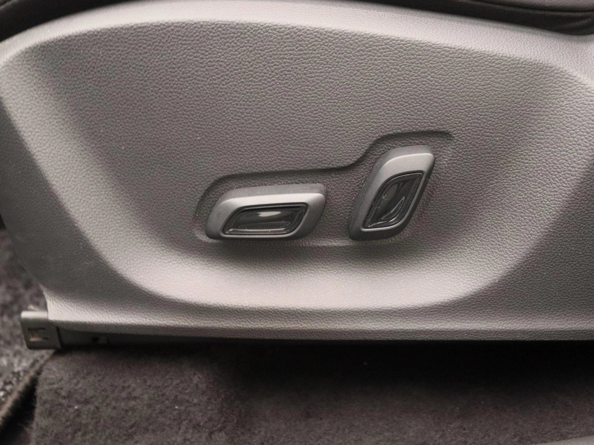 MG-ZS EV-image-11
