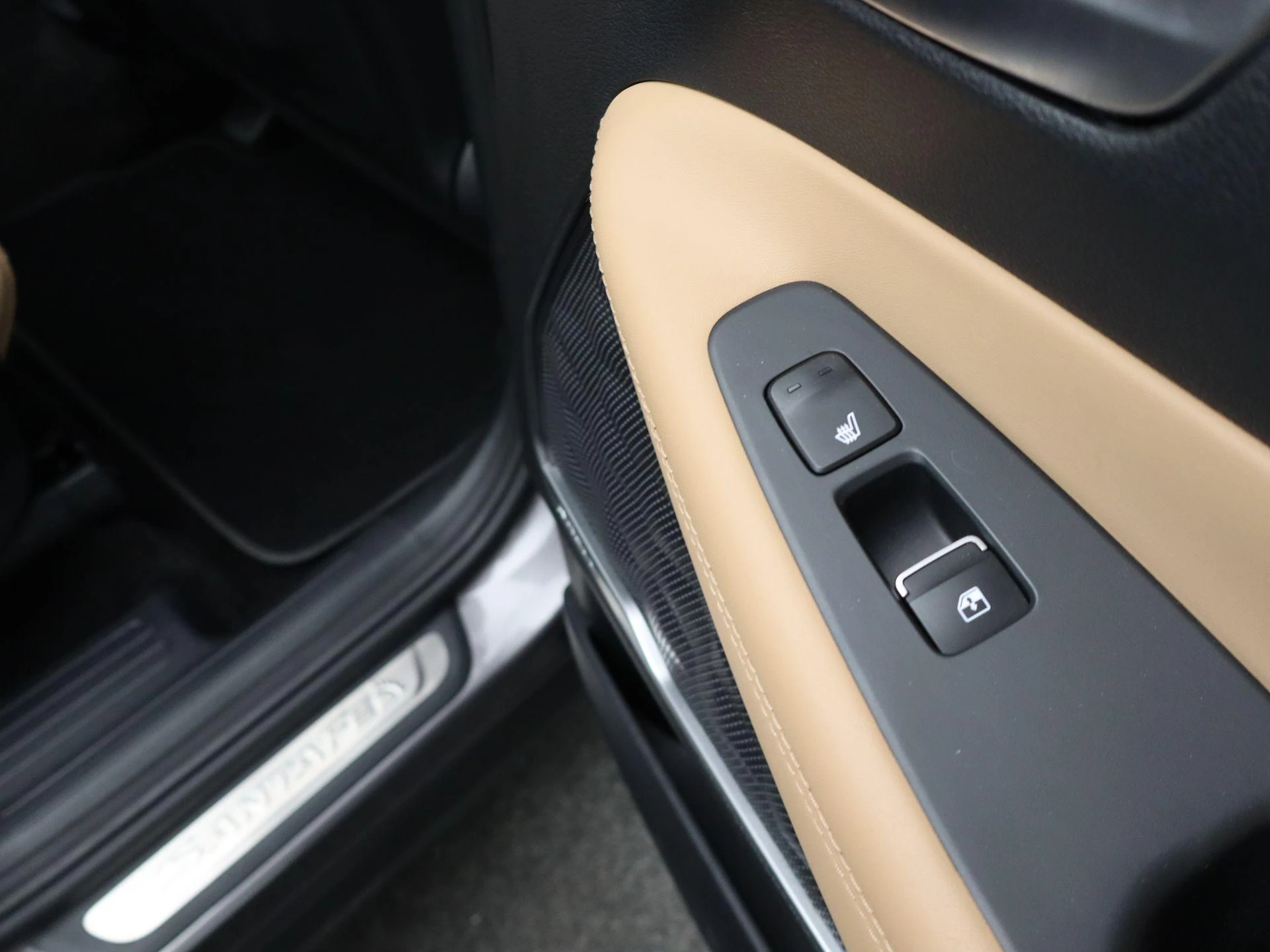 Hyundai-Santa Fe-image-35