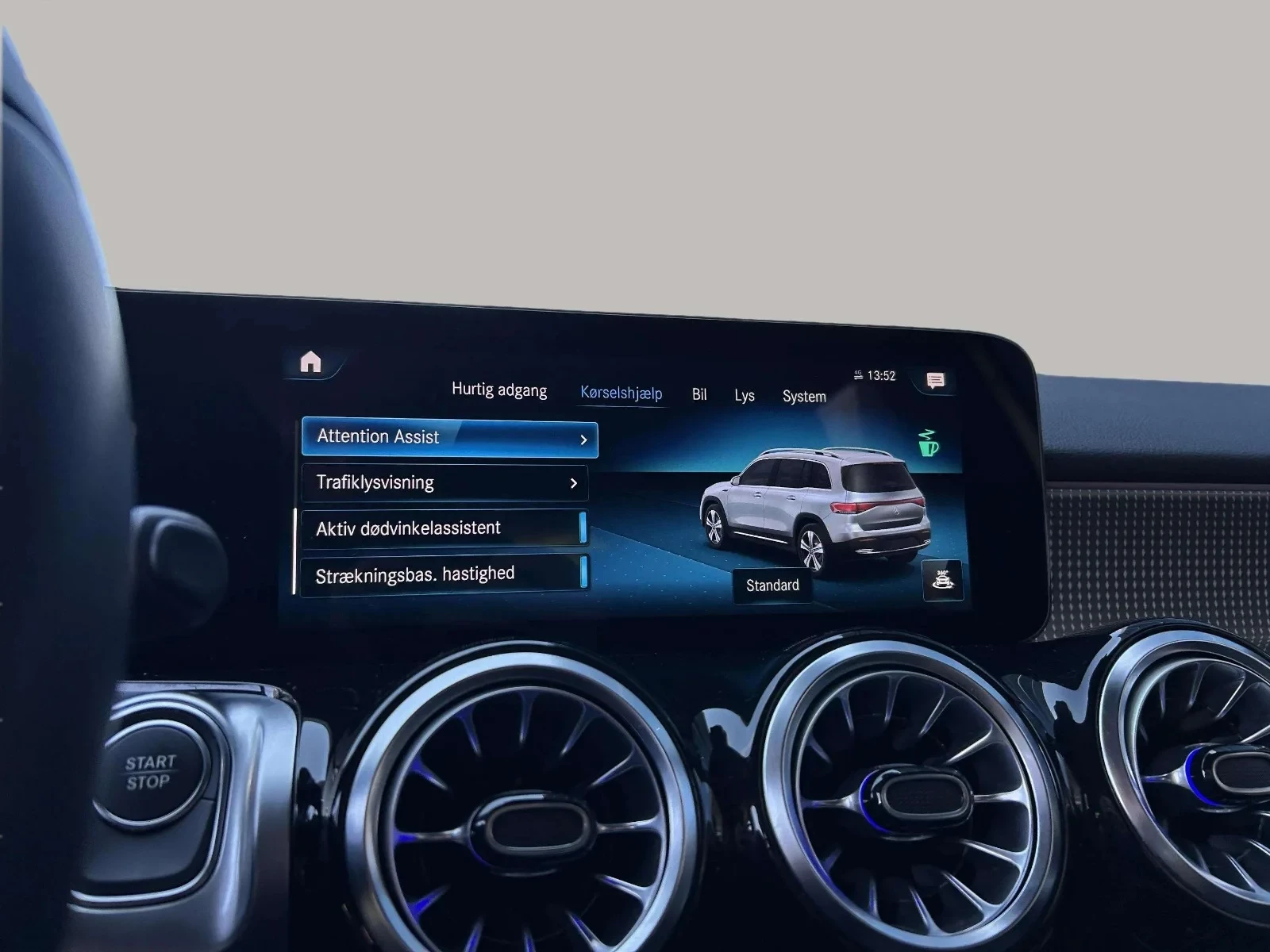 Mercedes-Benz-EQB-image-17