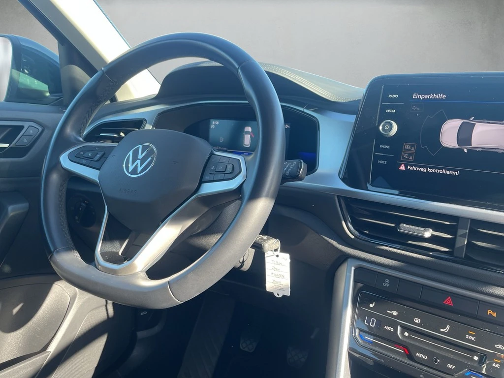 Volkswagen-T-Roc-image-6