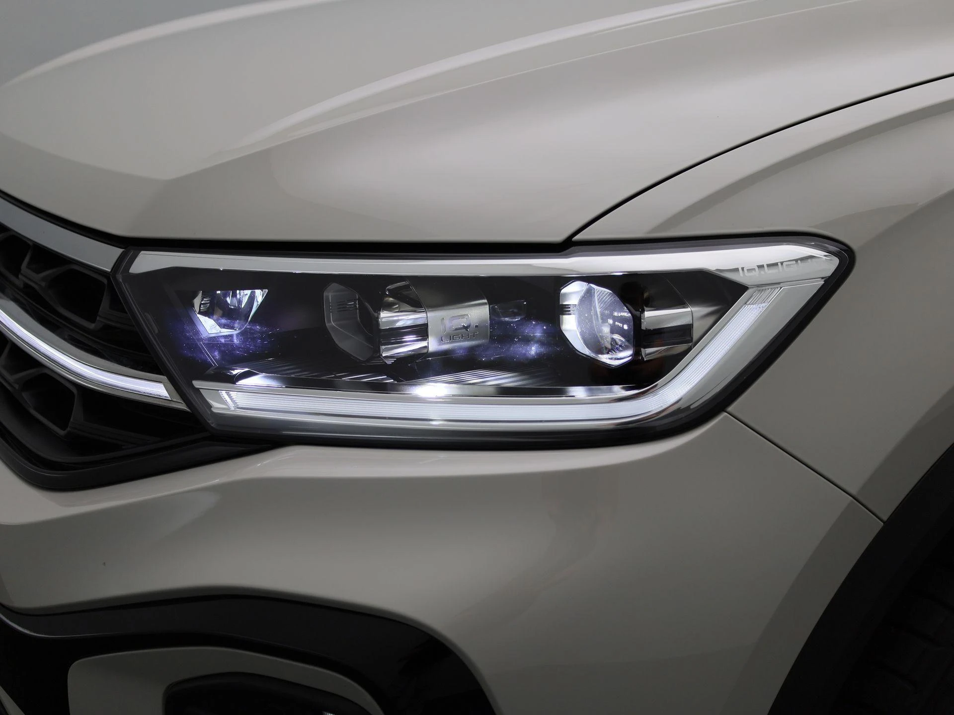 Volkswagen-T-Roc-image-14