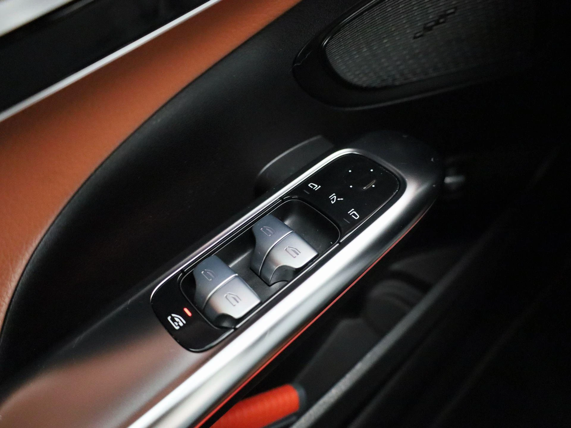 Mercedes-Benz-C-Klasse-image-25