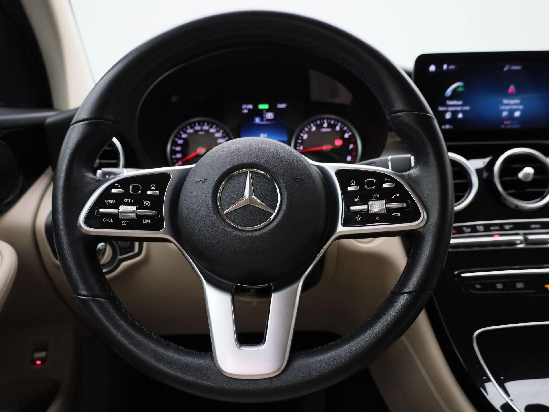 Mercedes-Benz-GLC-image-7